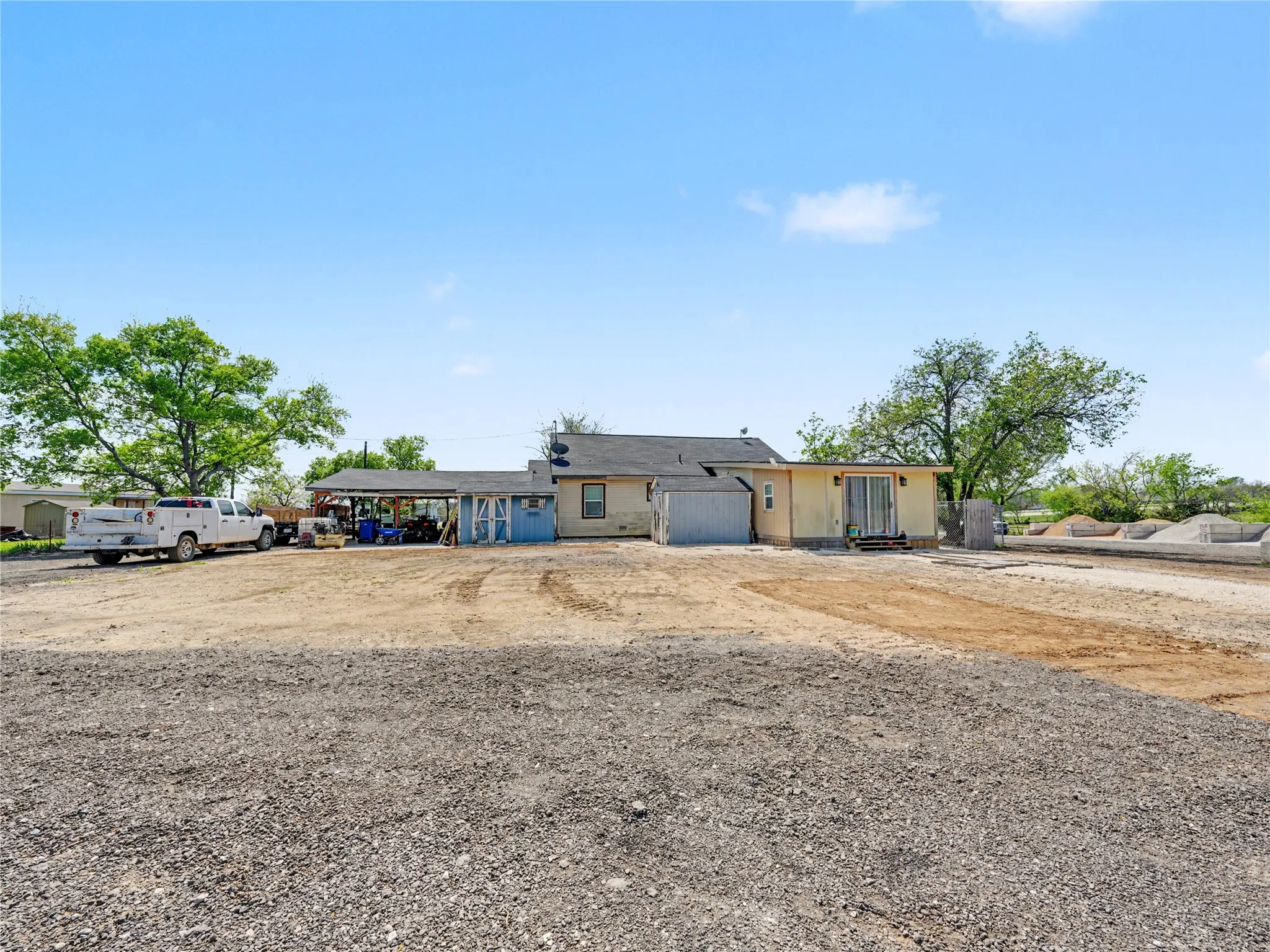 Industrial For Sale in Johnson County , 4231 Highway 67, Keene, Texas 76031, 0, 0, Garage spaces, 2,400 Sqft, built in 1970, mls#21257066, Real Estate Agent in Keene, Homes For Sale in Johnson county, Homes For Sale in Keene, Realtor in Keene Texas, Real Estate Brokerage Independent Realty Texas, Luminita Cordes Realtor