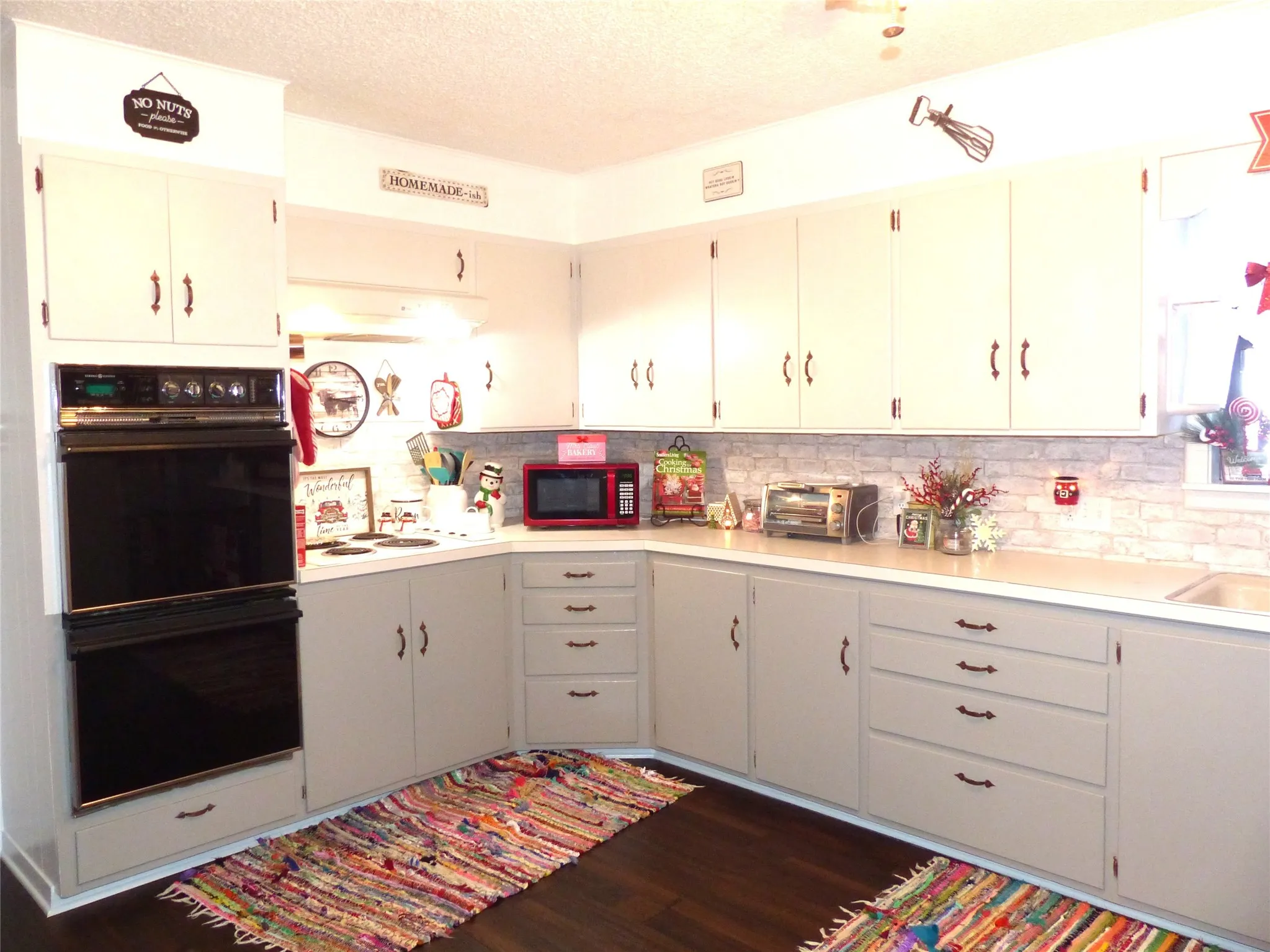 Single Family Residence For Sale in Mc Culloch County , 802 China, Brady, Texas 76825, 3 Bedroom, 2 Bathroom, 2 Garage spaces, 2,167 Sqft, built in 1955, mls#21267810, Real Estate Agent in Brady, Homes For Sale in Mc Culloch county, Homes For Sale in Brady, Realtor in Brady Texas, Real Estate Brokerage Independent Realty Texas, Luminita Cordes Realtor