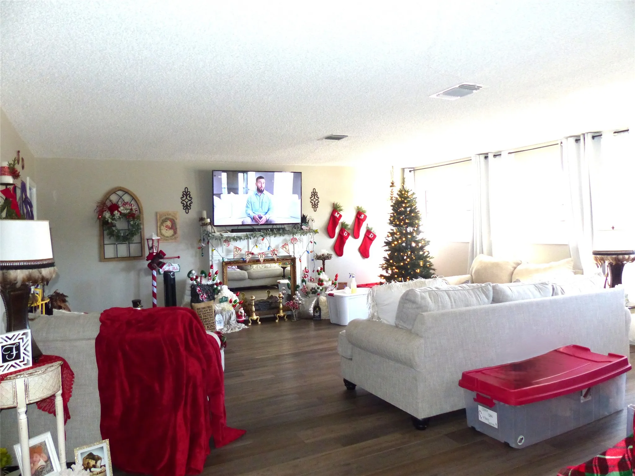 Single Family Residence For Sale in Mc Culloch County , 802 China, Brady, Texas 76825, 3 Bedroom, 2 Bathroom, 2 Garage spaces, 2,167 Sqft, built in 1955, mls#21267810, Real Estate Agent in Brady, Homes For Sale in Mc Culloch county, Homes For Sale in Brady, Realtor in Brady Texas, Real Estate Brokerage Independent Realty Texas, Luminita Cordes Realtor