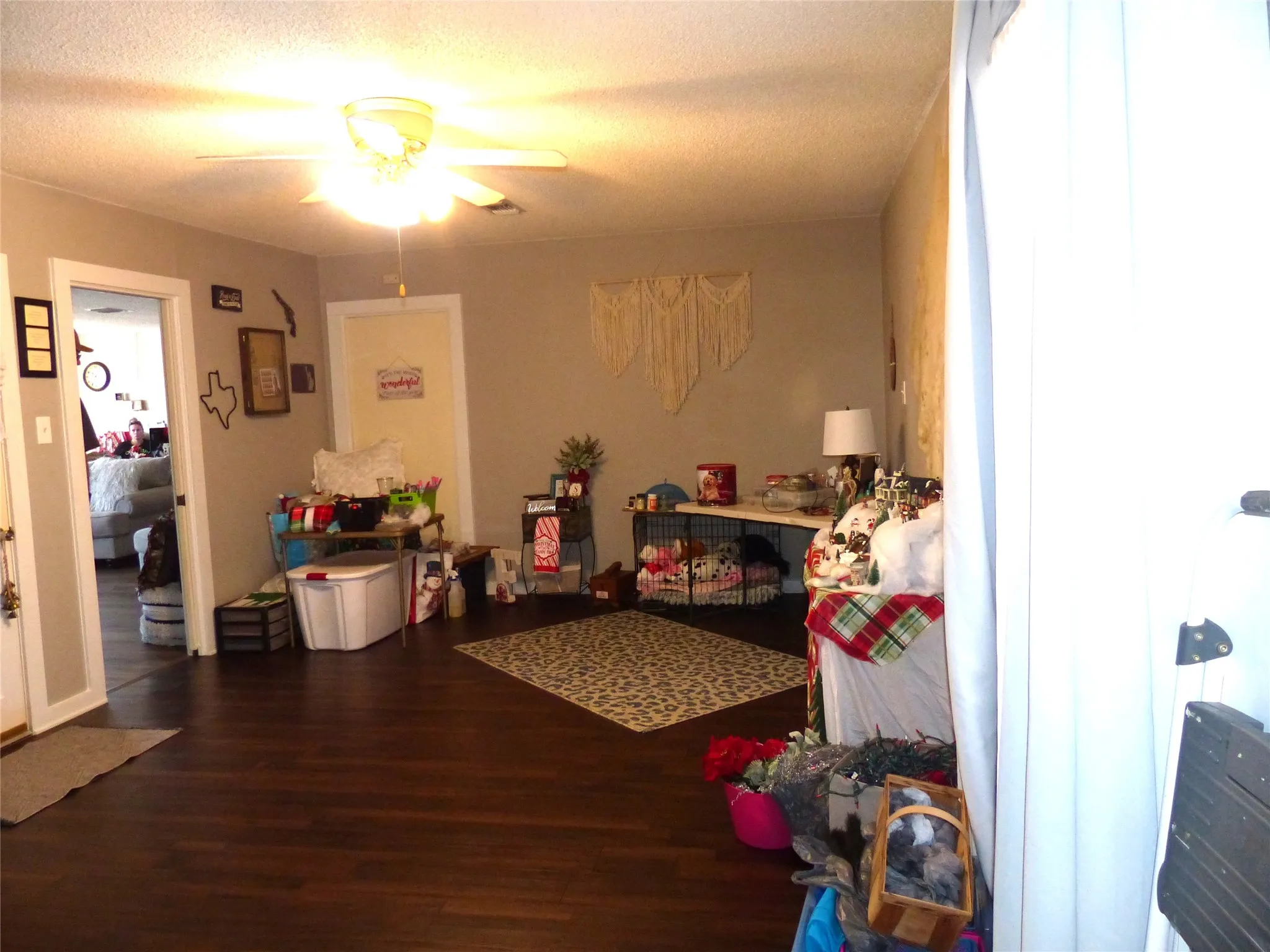 Single Family Residence For Sale in Mc Culloch County , 802 China, Brady, Texas 76825, 3 Bedroom, 2 Bathroom, 2 Garage spaces, 2,167 Sqft, built in 1955, mls#21267810, Real Estate Agent in Brady, Homes For Sale in Mc Culloch county, Homes For Sale in Brady, Realtor in Brady Texas, Real Estate Brokerage Independent Realty Texas, Luminita Cordes Realtor