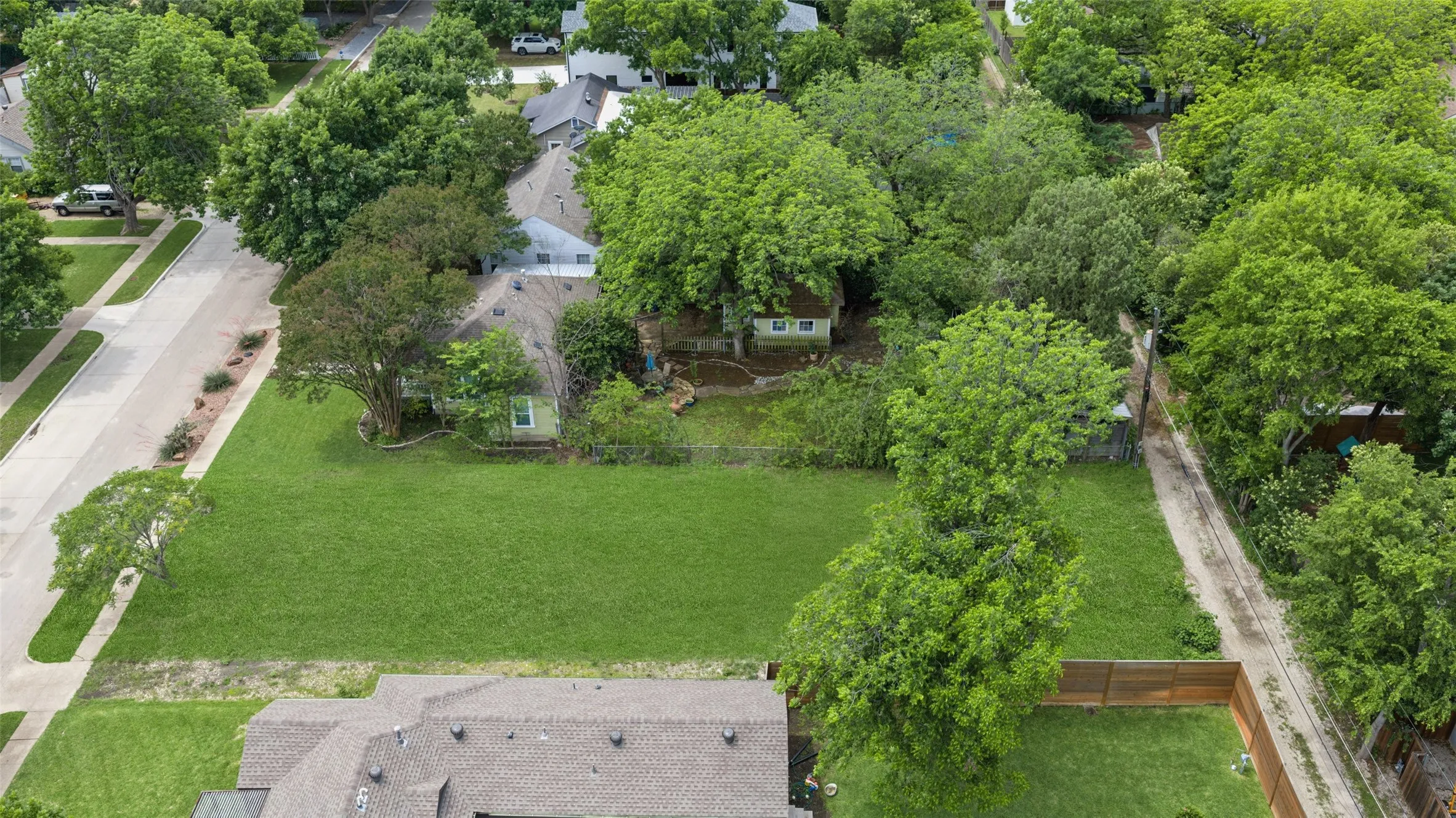 Improved Land For Sale in Dallas County , 8819 Redondo Drive, Dallas, Texas 75218, 0, 0, Garage spaces, 0 Sqft, built in 0, Price $619,000, mls#21266999, Real Estate Agent in Dallas, Homes For Sale in Dallas county, Homes For Sale in Dallas, Realtor in Dallas Texas, Real Estate Brokerage Independent Realty Texas, Luminita Cordes Realtor