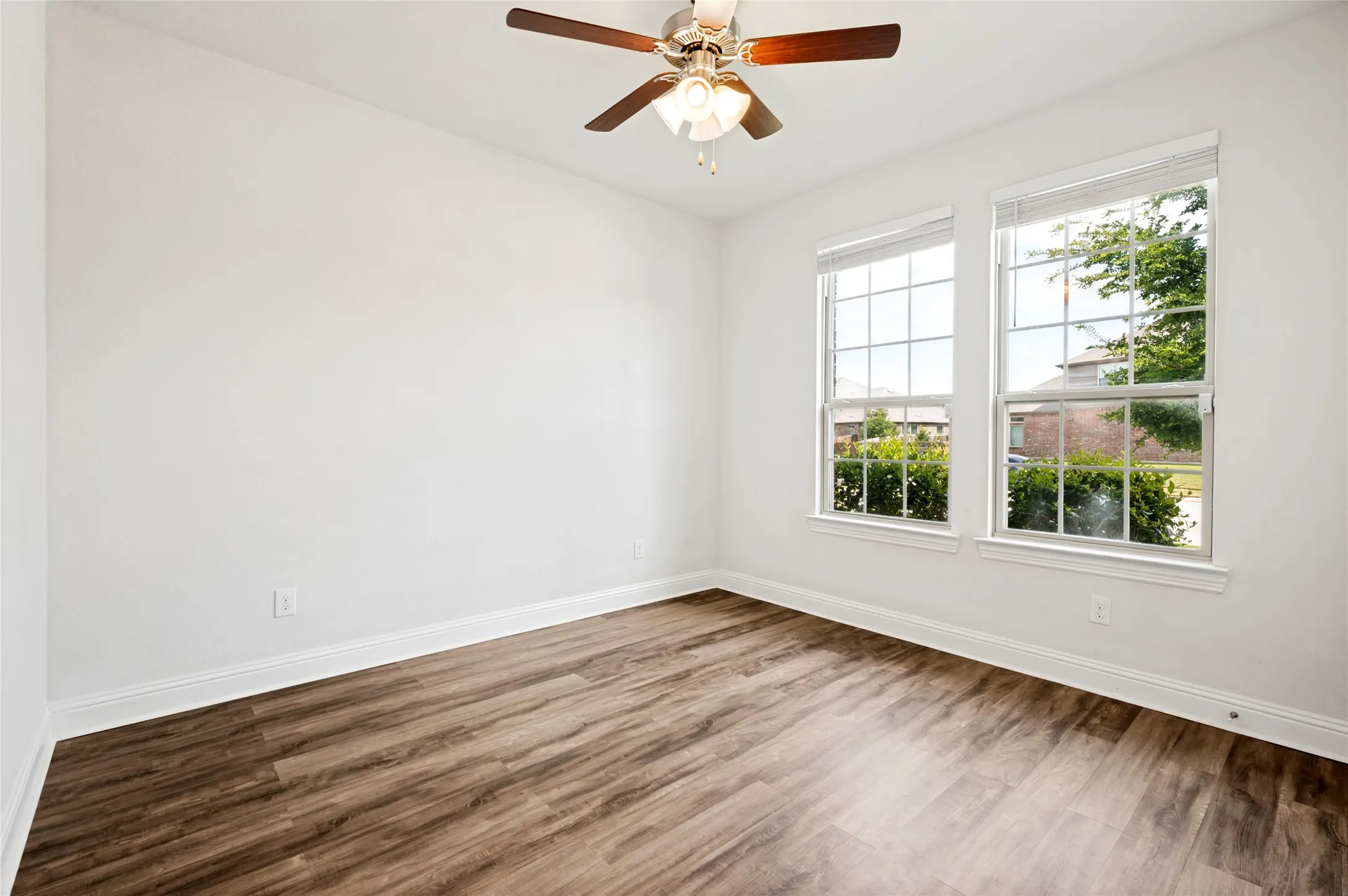 Single Family Residence For Sale in Denton County , 11316 Bullion Way, Aubrey, Texas 76227, 3 Bedroom, 2 Bathroom, 2 Garage spaces, 1,791 Sqft, built in 2019, mls#21266391, Real Estate Agent in Aubrey, Homes For Sale in Denton county, Homes For Sale in Aubrey, Realtor in Aubrey Texas, Real Estate Brokerage Independent Realty Texas, Luminita Cordes Realtor