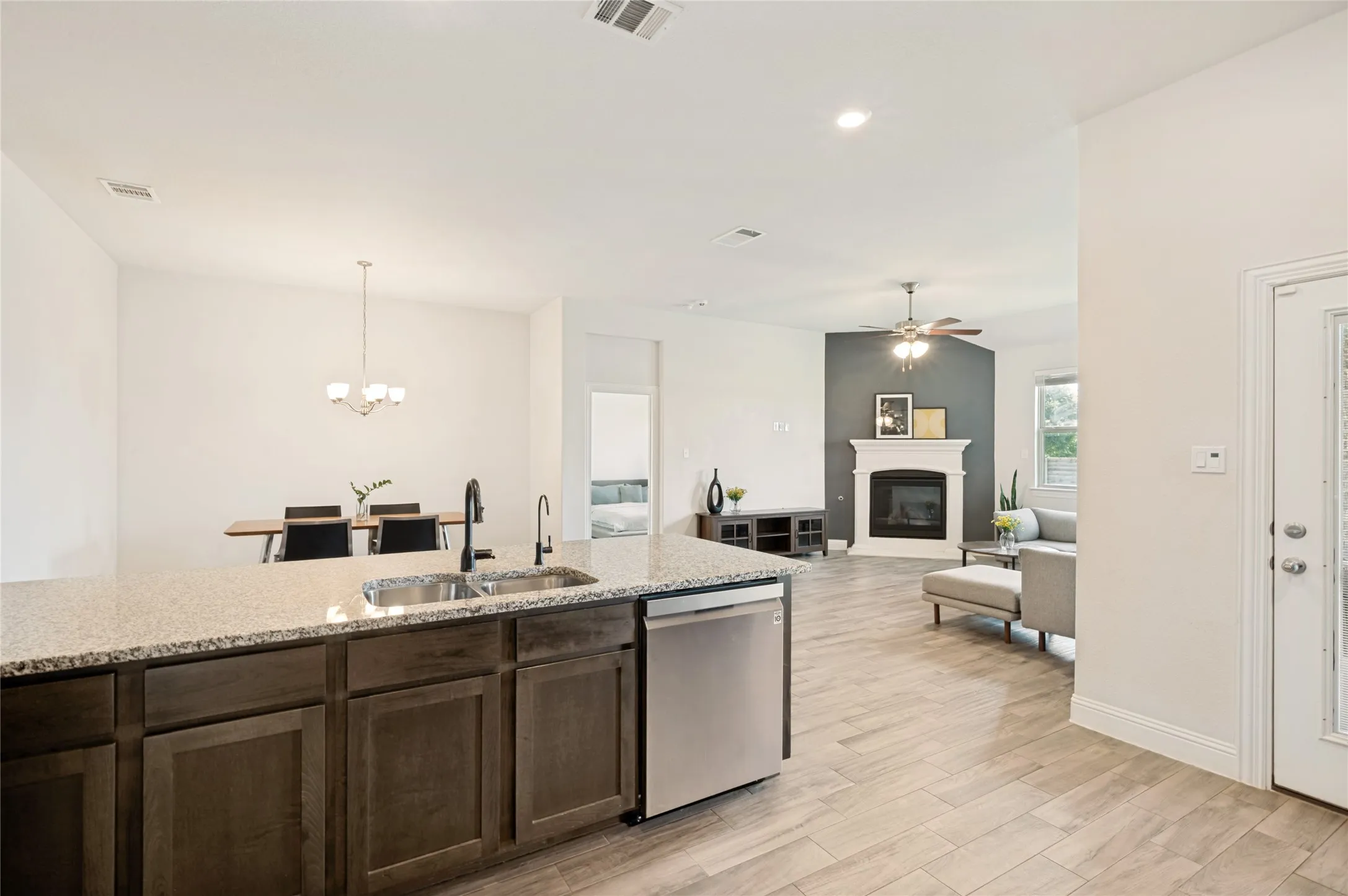 Single Family Residence For Sale in Denton County , 11316 Bullion Way, Aubrey, Texas 76227, 3 Bedroom, 2 Bathroom, 2 Garage spaces, 1,791 Sqft, built in 2019, mls#21266391, Real Estate Agent in Aubrey, Homes For Sale in Denton county, Homes For Sale in Aubrey, Realtor in Aubrey Texas, Real Estate Brokerage Independent Realty Texas, Luminita Cordes Realtor
