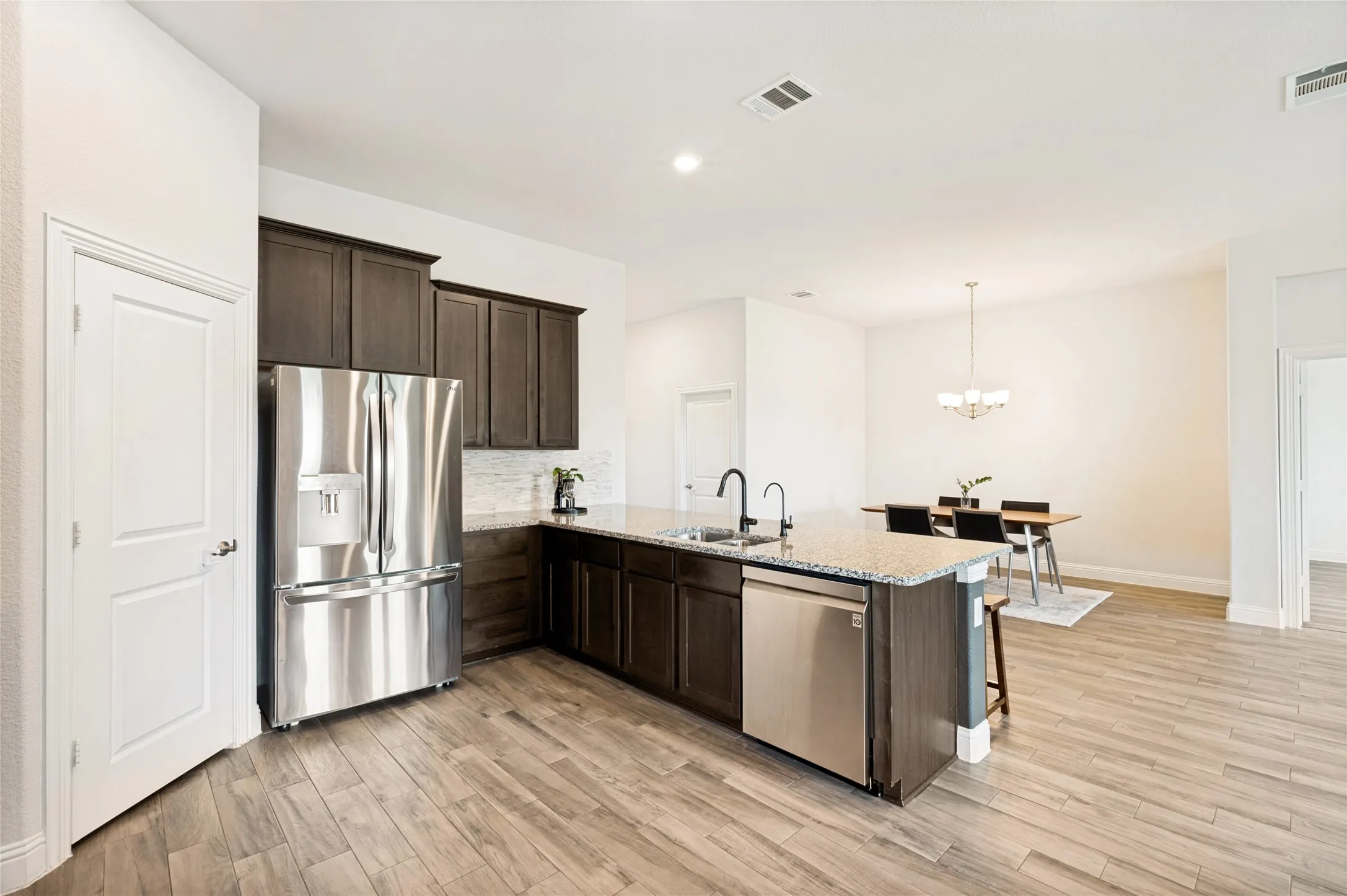 Single Family Residence For Sale in Denton County , 11316 Bullion Way, Aubrey, Texas 76227, 3 Bedroom, 2 Bathroom, 2 Garage spaces, 1,791 Sqft, built in 2019, mls#21266391, Real Estate Agent in Aubrey, Homes For Sale in Denton county, Homes For Sale in Aubrey, Realtor in Aubrey Texas, Real Estate Brokerage Independent Realty Texas, Luminita Cordes Realtor