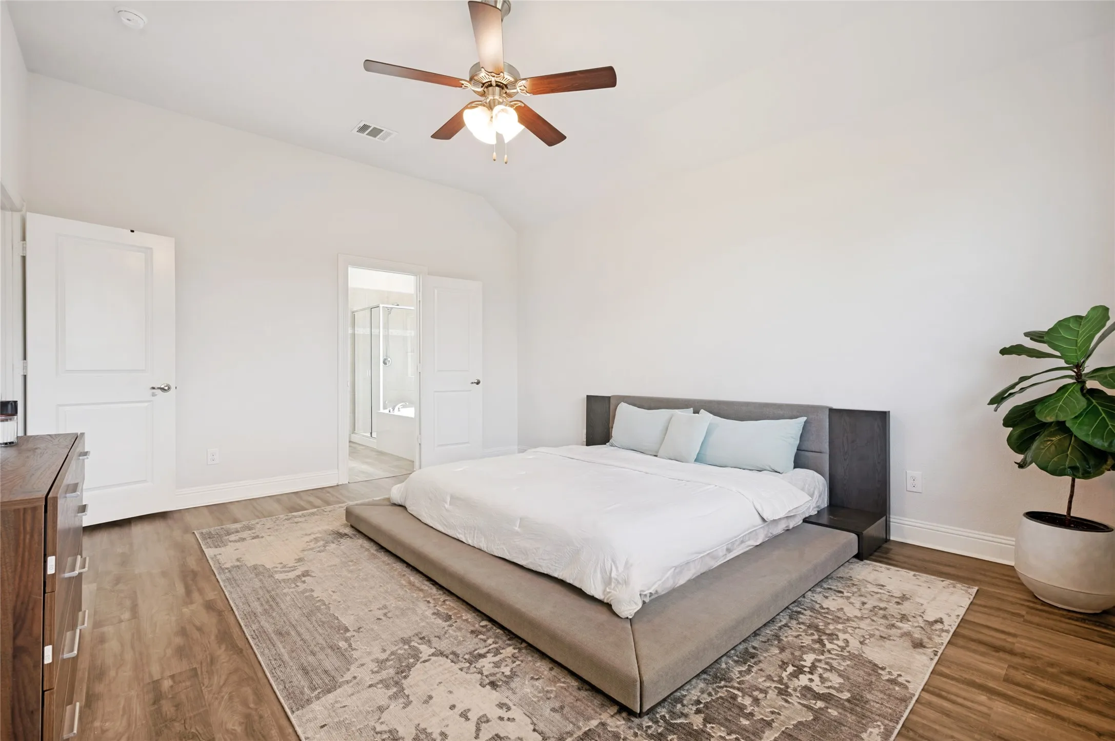 Single Family Residence For Sale in Denton County , 11316 Bullion Way, Aubrey, Texas 76227, 3 Bedroom, 2 Bathroom, 2 Garage spaces, 1,791 Sqft, built in 2019, mls#21266391, Real Estate Agent in Aubrey, Homes For Sale in Denton county, Homes For Sale in Aubrey, Realtor in Aubrey Texas, Real Estate Brokerage Independent Realty Texas, Luminita Cordes Realtor