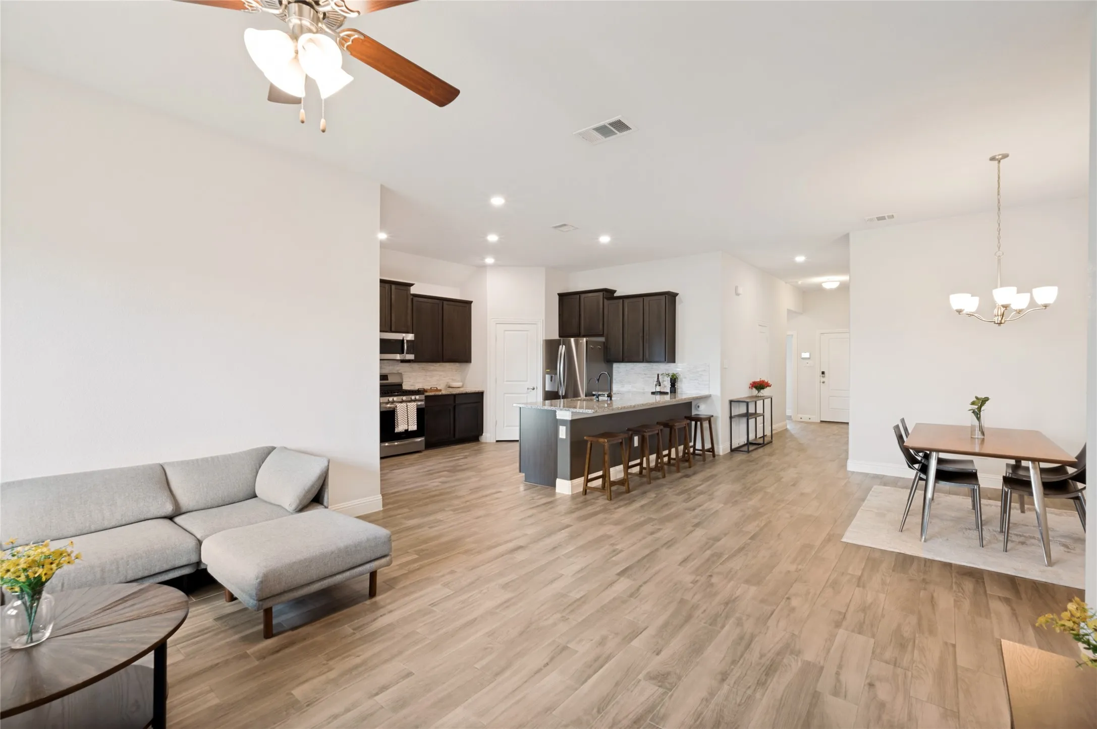 Single Family Residence For Sale in Denton County , 11316 Bullion Way, Aubrey, Texas 76227, 3 Bedroom, 2 Bathroom, 2 Garage spaces, 1,791 Sqft, built in 2019, mls#21266391, Real Estate Agent in Aubrey, Homes For Sale in Denton county, Homes For Sale in Aubrey, Realtor in Aubrey Texas, Real Estate Brokerage Independent Realty Texas, Luminita Cordes Realtor