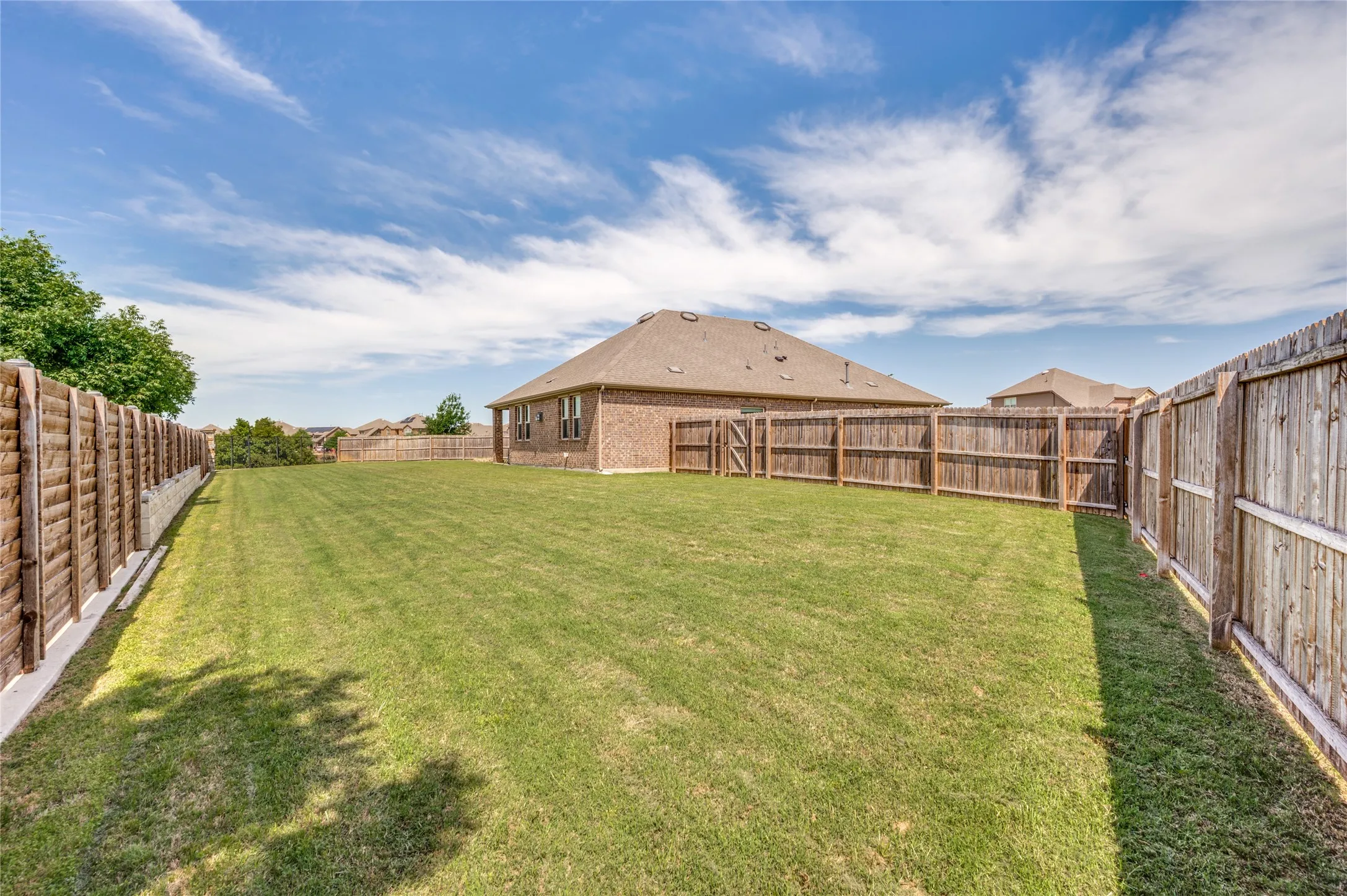 Single Family Residence For Sale in Denton County , 11316 Bullion Way, Aubrey, Texas 76227, 3 Bedroom, 2 Bathroom, 2 Garage spaces, 1,791 Sqft, built in 2019, mls#21266391, Real Estate Agent in Aubrey, Homes For Sale in Denton county, Homes For Sale in Aubrey, Realtor in Aubrey Texas, Real Estate Brokerage Independent Realty Texas, Luminita Cordes Realtor
