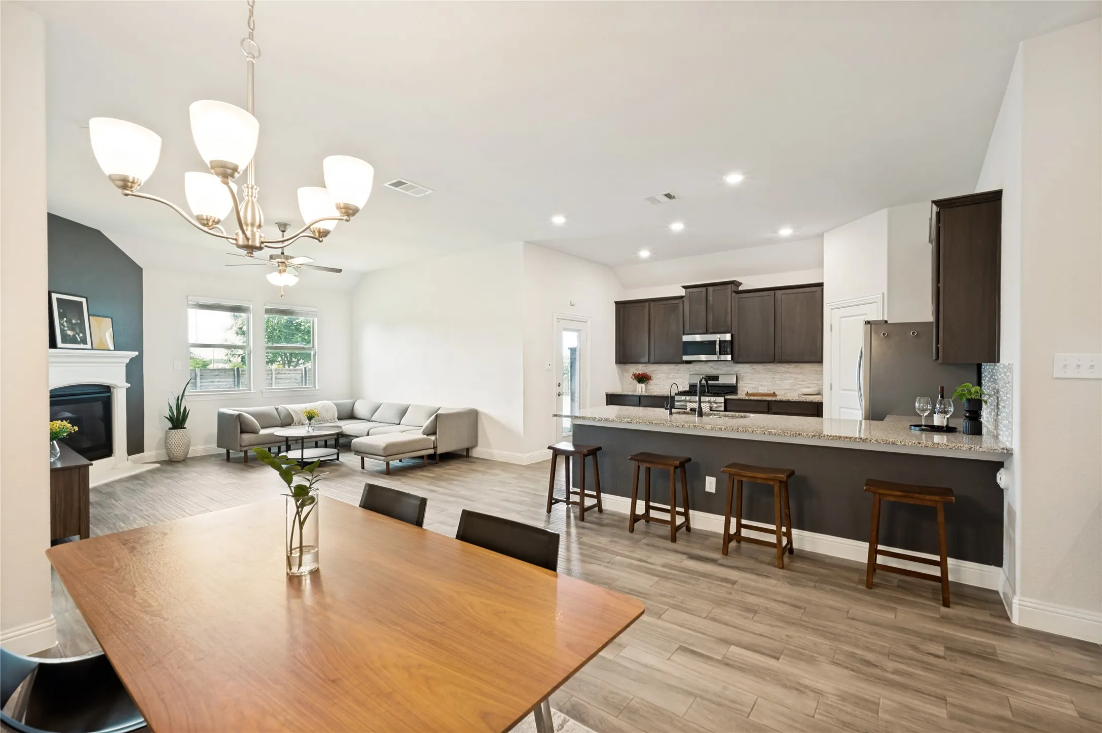 Single Family Residence For Sale in Denton County , 11316 Bullion Way, Aubrey, Texas 76227, 3 Bedroom, 2 Bathroom, 2 Garage spaces, 1,791 Sqft, built in 2019, mls#21266391, Real Estate Agent in Aubrey, Homes For Sale in Denton county, Homes For Sale in Aubrey, Realtor in Aubrey Texas, Real Estate Brokerage Independent Realty Texas, Luminita Cordes Realtor
