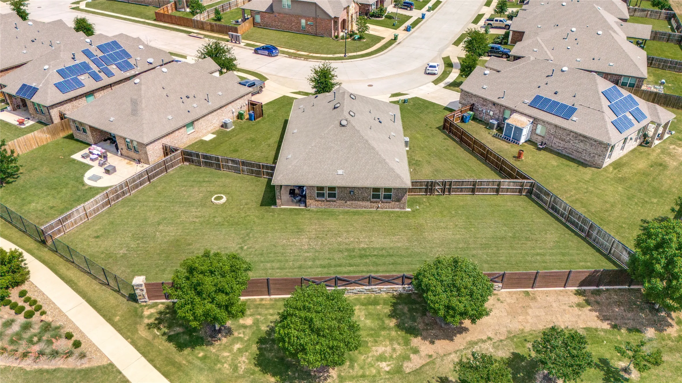 Single Family Residence For Sale in Denton County , 11316 Bullion Way, Aubrey, Texas 76227, 3 Bedroom, 2 Bathroom, 2 Garage spaces, 1,791 Sqft, built in 2019, mls#21266391, Real Estate Agent in Aubrey, Homes For Sale in Denton county, Homes For Sale in Aubrey, Realtor in Aubrey Texas, Real Estate Brokerage Independent Realty Texas, Luminita Cordes Realtor