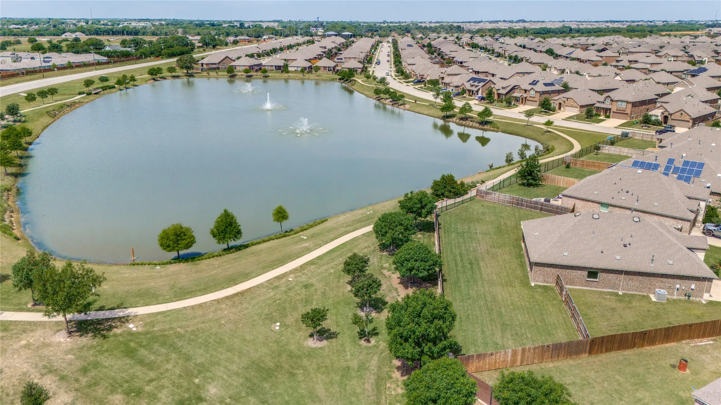 Single Family Residence For Sale in Denton County , 11316 Bullion Way, Aubrey, Texas 76227, 3 Bedroom, 2 Bathroom, 2 Garage spaces, 1,791 Sqft, built in 2019, mls#21266391, Real Estate Agent in Aubrey, Homes For Sale in Denton county, Homes For Sale in Aubrey, Realtor in Aubrey Texas, Real Estate Brokerage Independent Realty Texas, Luminita Cordes Realtor