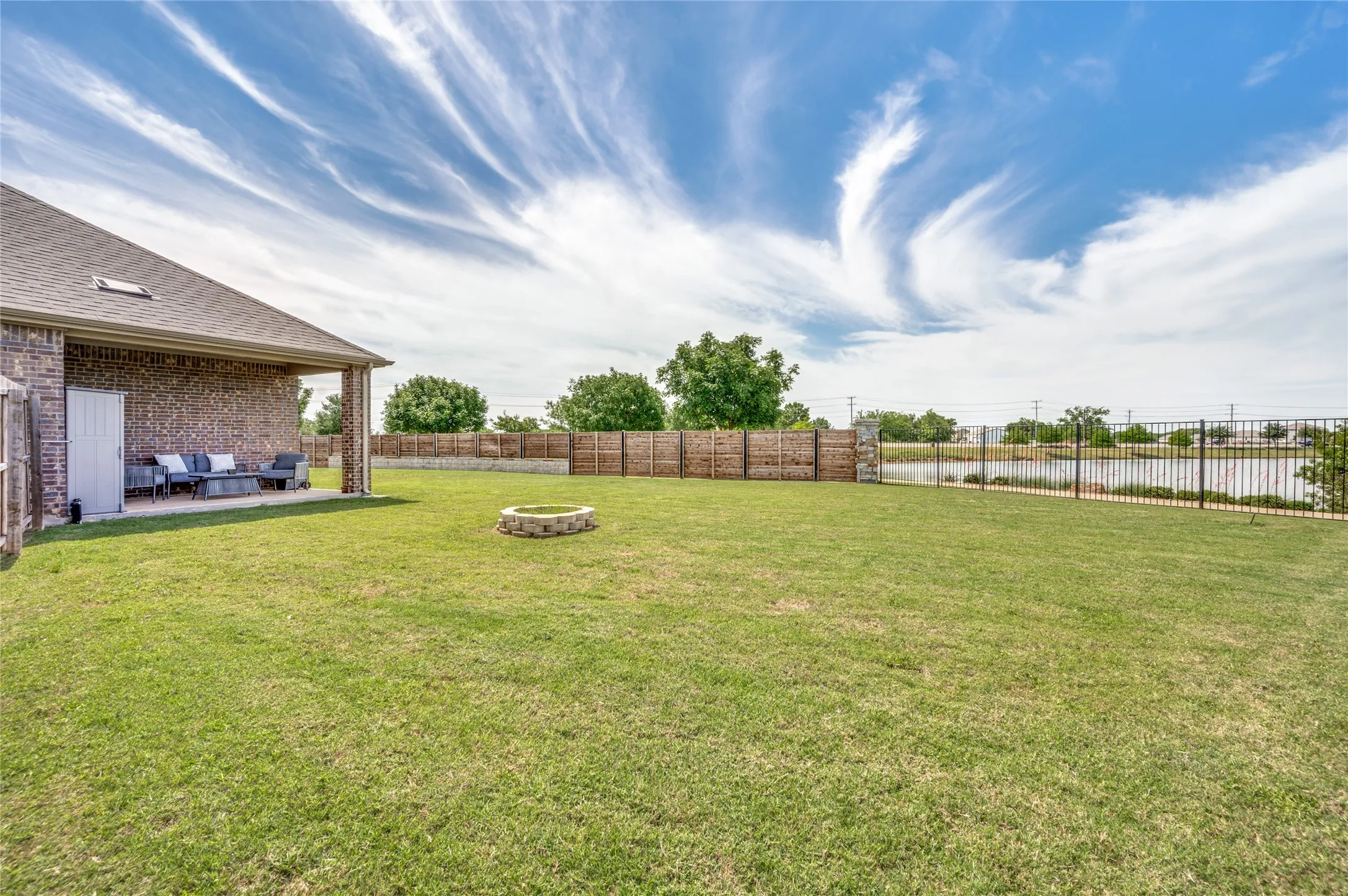 Single Family Residence For Sale in Denton County , 11316 Bullion Way, Aubrey, Texas 76227, 3 Bedroom, 2 Bathroom, 2 Garage spaces, 1,791 Sqft, built in 2019, mls#21266391, Real Estate Agent in Aubrey, Homes For Sale in Denton county, Homes For Sale in Aubrey, Realtor in Aubrey Texas, Real Estate Brokerage Independent Realty Texas, Luminita Cordes Realtor