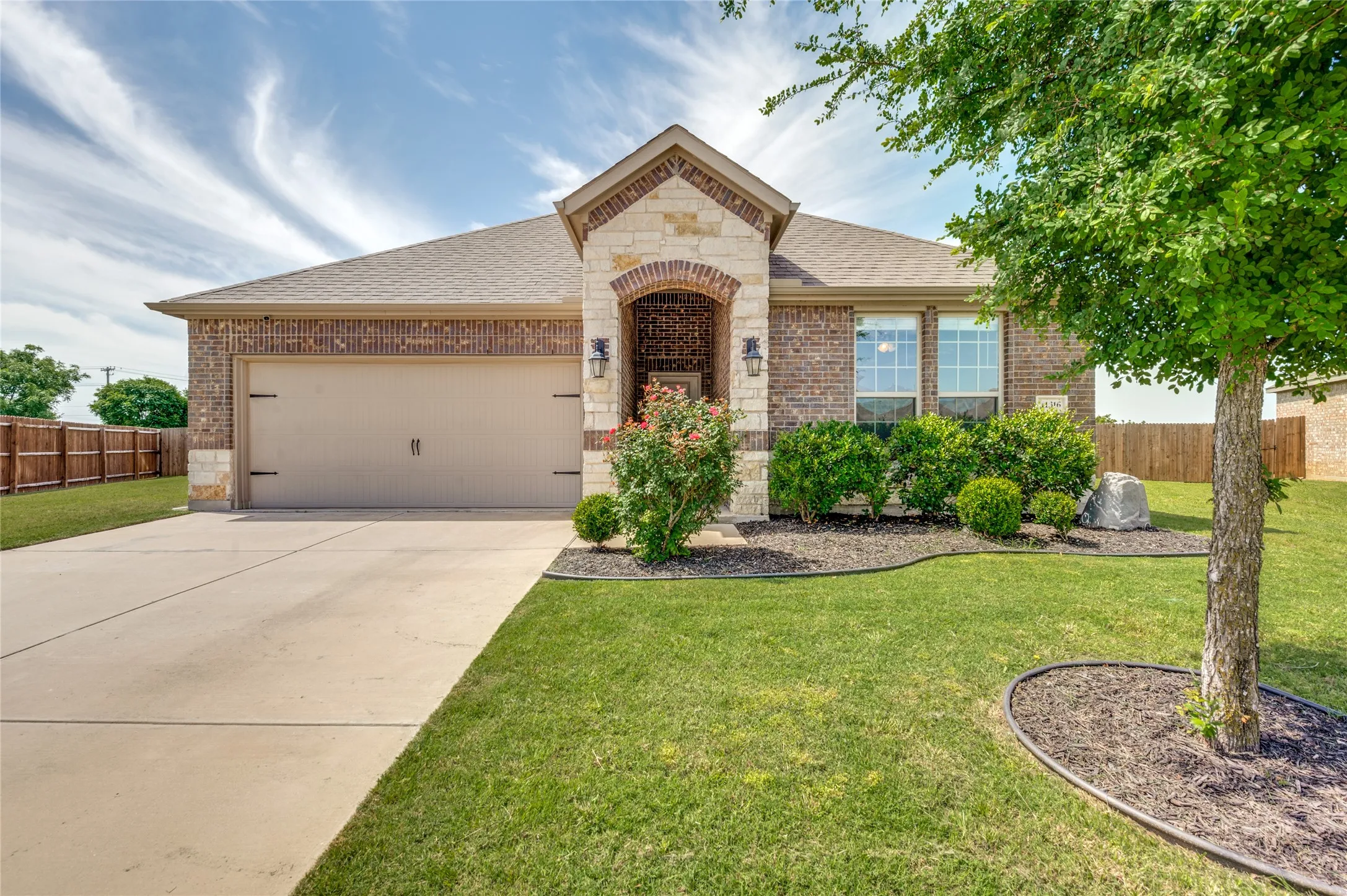 Single Family Residence For Sale in Denton County , 11316 Bullion Way, Aubrey, Texas 76227, 3 Bedroom, 2 Bathroom, 2 Garage spaces, 1,791 Sqft, built in 2019, mls#21266391, Real Estate Agent in Aubrey, Homes For Sale in Denton county, Homes For Sale in Aubrey, Realtor in Aubrey Texas, Real Estate Brokerage Independent Realty Texas, Luminita Cordes Realtor