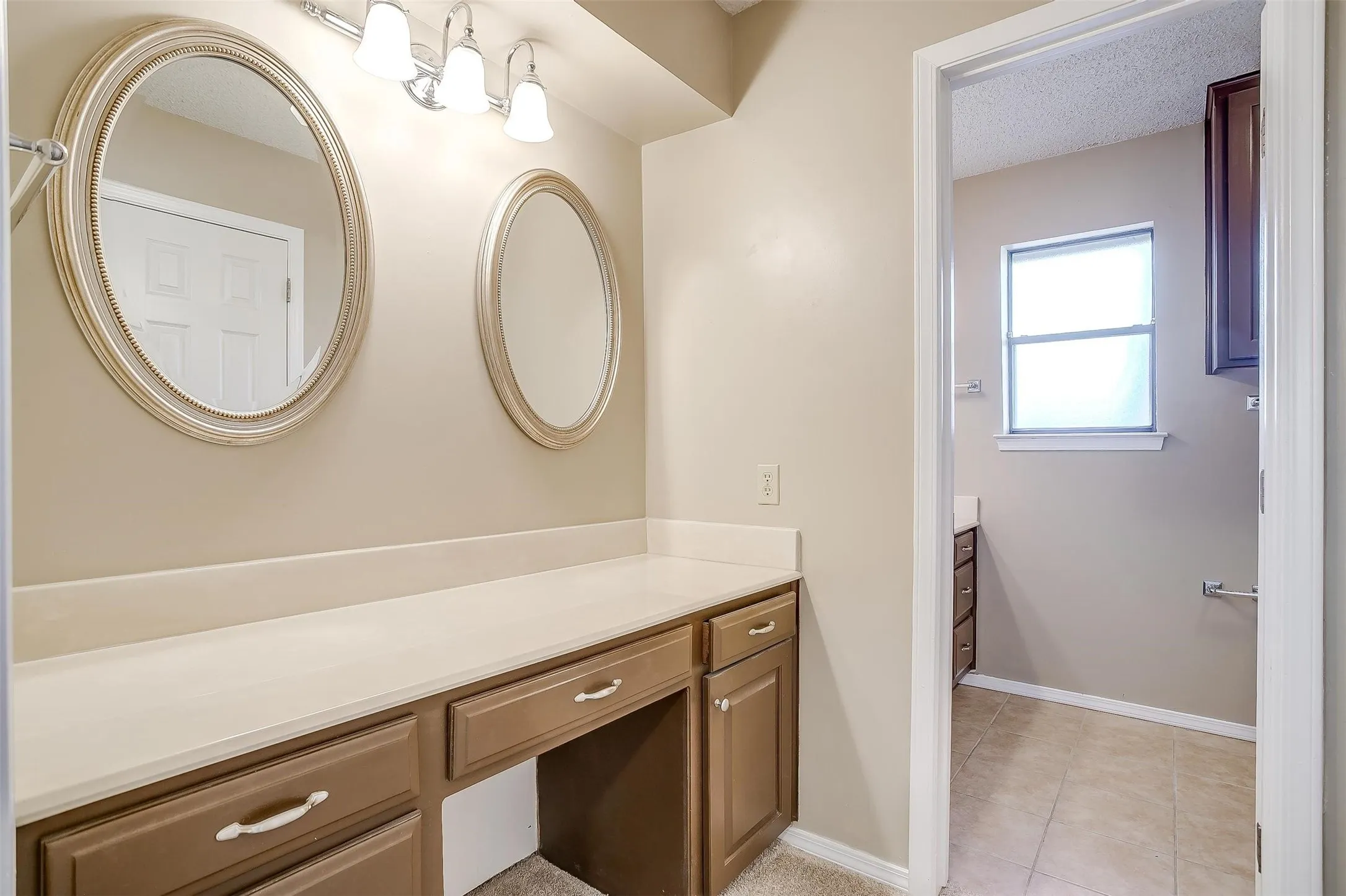 Duplex For Rent in Tarrant County , 4860 Ledgestone Court, Fort Worth, Texas 76132, 3 Bedroom, 2 Bathroom, 2 Garage spaces, 1,784 Sqft, built in 1977, mls#21266157, Real Estate Agent in Fort Worth, Homes For Rent in Tarrant county, Homes For Rent in Fort Worth, Realtor in Fort Worth Texas, Real Estate Brokerage Independent Realty Texas, Luminita Cordes Realtor