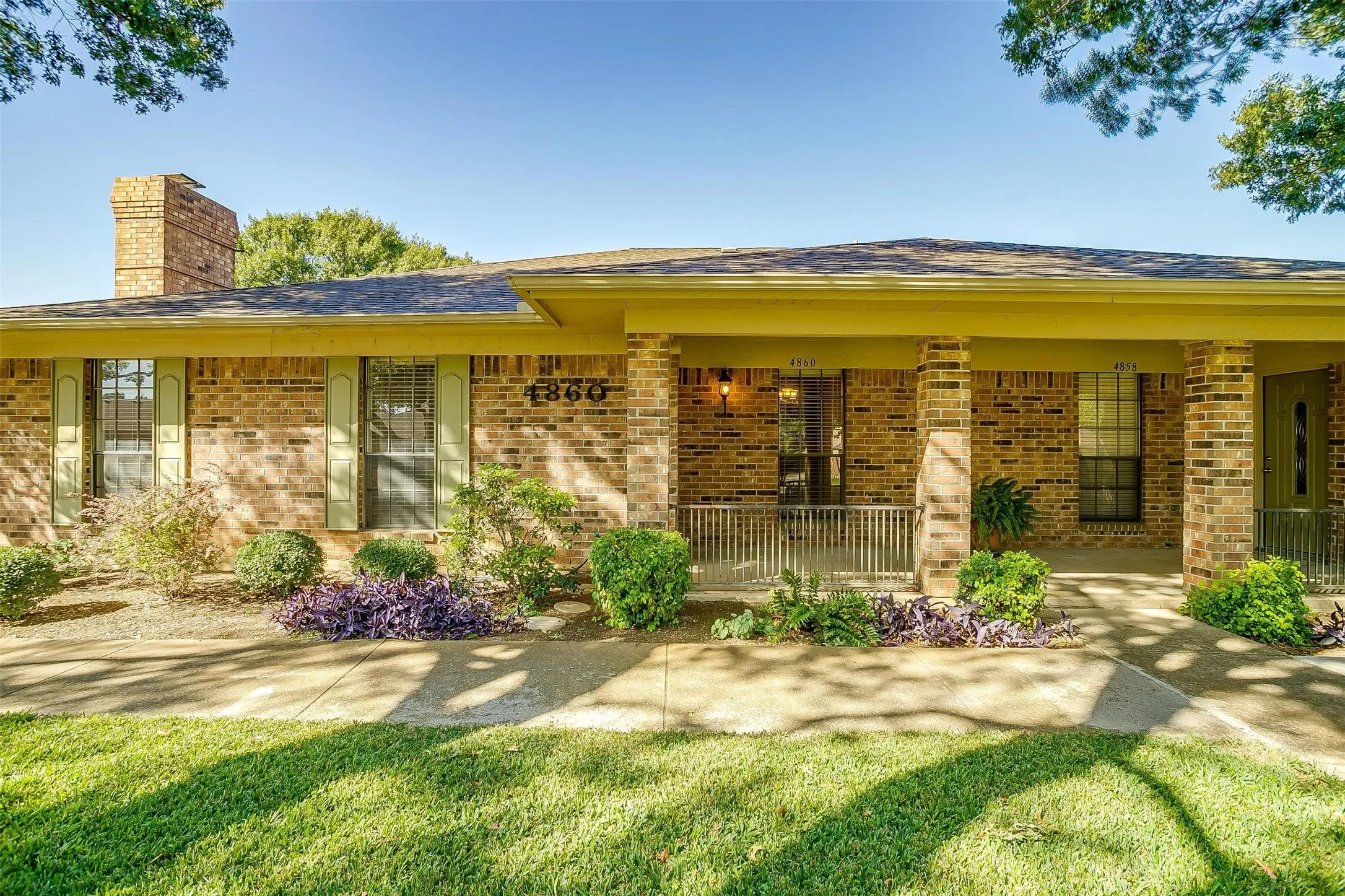 Duplex For Rent in Tarrant County , 4860 Ledgestone Court, Fort Worth, Texas 76132, 3 Bedroom, 2 Bathroom, 2 Garage spaces, 1,784 Sqft, built in 1977, mls#21266157, Real Estate Agent in Fort Worth, Homes For Rent in Tarrant county, Homes For Rent in Fort Worth, Realtor in Fort Worth Texas, Real Estate Brokerage Independent Realty Texas, Luminita Cordes Realtor