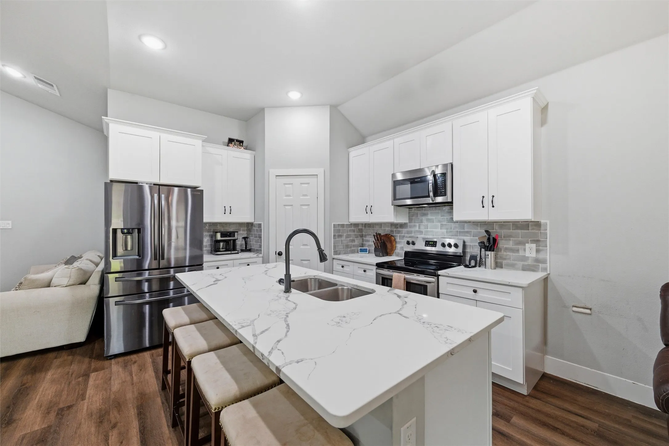 Single Family Residence For Sale in Johnson County , 203 Pioneer Drive, Keene, Texas 76059, 5 Bedroom, 2 Bathroom, 2 Garage spaces, 2,314 Sqft, built in 2022, Price $395,000, mls#21262643, Real Estate Agent in Keene, Homes For Sale in Johnson county, Homes For Sale in Keene, Realtor in Keene Texas, Real Estate Brokerage Independent Realty Texas, Luminita Cordes Realtor
