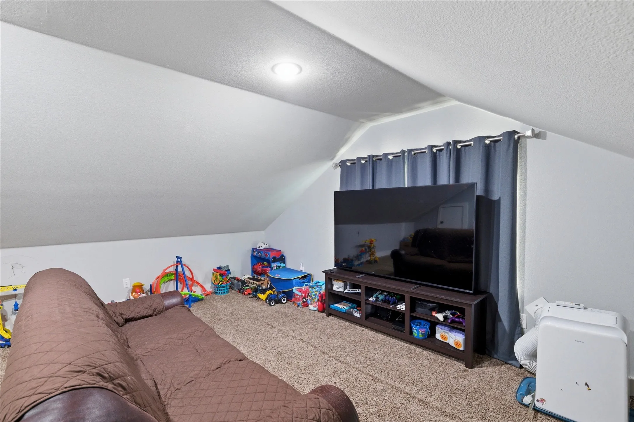 Single Family Residence For Sale in Johnson County , 203 Pioneer Drive, Keene, Texas 76059, 5 Bedroom, 2 Bathroom, 2 Garage spaces, 2,314 Sqft, built in 2022, Price $395,000, mls#21262643, Real Estate Agent in Keene, Homes For Sale in Johnson county, Homes For Sale in Keene, Realtor in Keene Texas, Real Estate Brokerage Independent Realty Texas, Luminita Cordes Realtor