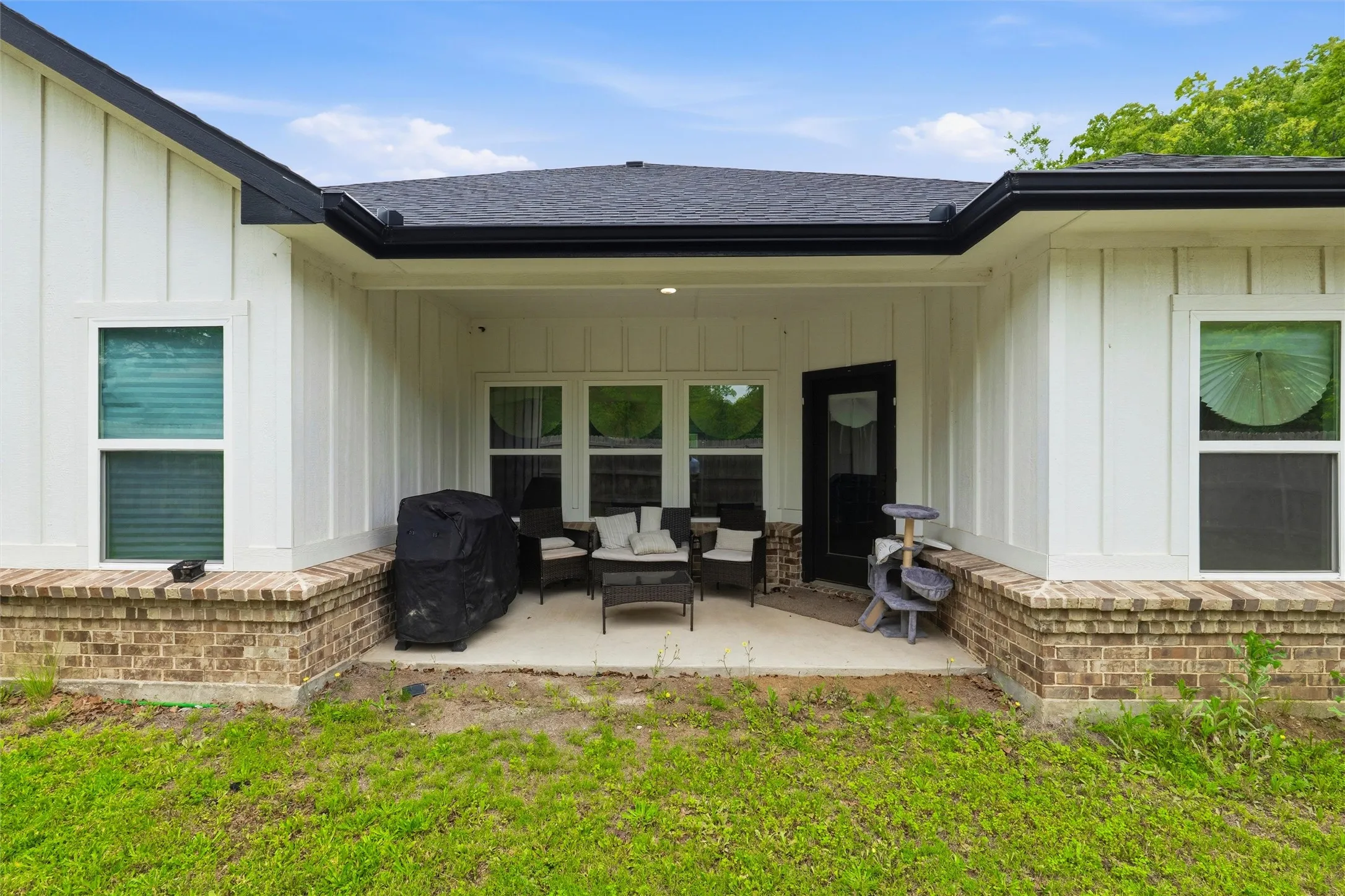 Single Family Residence For Sale in Johnson County , 203 Pioneer Drive, Keene, Texas 76059, 5 Bedroom, 2 Bathroom, 2 Garage spaces, 2,314 Sqft, built in 2022, Price $395,000, mls#21262643, Real Estate Agent in Keene, Homes For Sale in Johnson county, Homes For Sale in Keene, Realtor in Keene Texas, Real Estate Brokerage Independent Realty Texas, Luminita Cordes Realtor