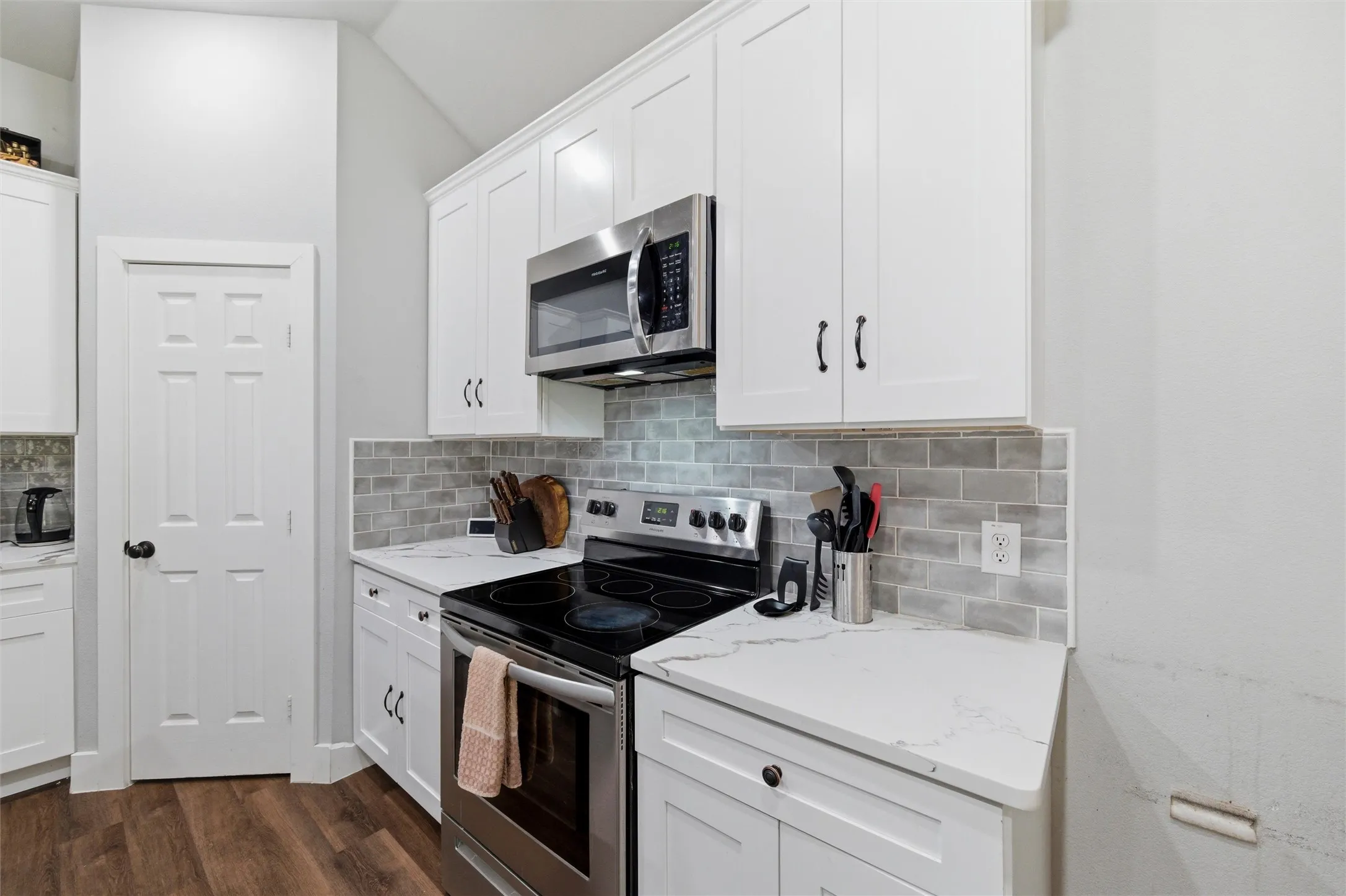 Single Family Residence For Sale in Johnson County , 203 Pioneer Drive, Keene, Texas 76059, 5 Bedroom, 2 Bathroom, 2 Garage spaces, 2,314 Sqft, built in 2022, Price $395,000, mls#21262643, Real Estate Agent in Keene, Homes For Sale in Johnson county, Homes For Sale in Keene, Realtor in Keene Texas, Real Estate Brokerage Independent Realty Texas, Luminita Cordes Realtor