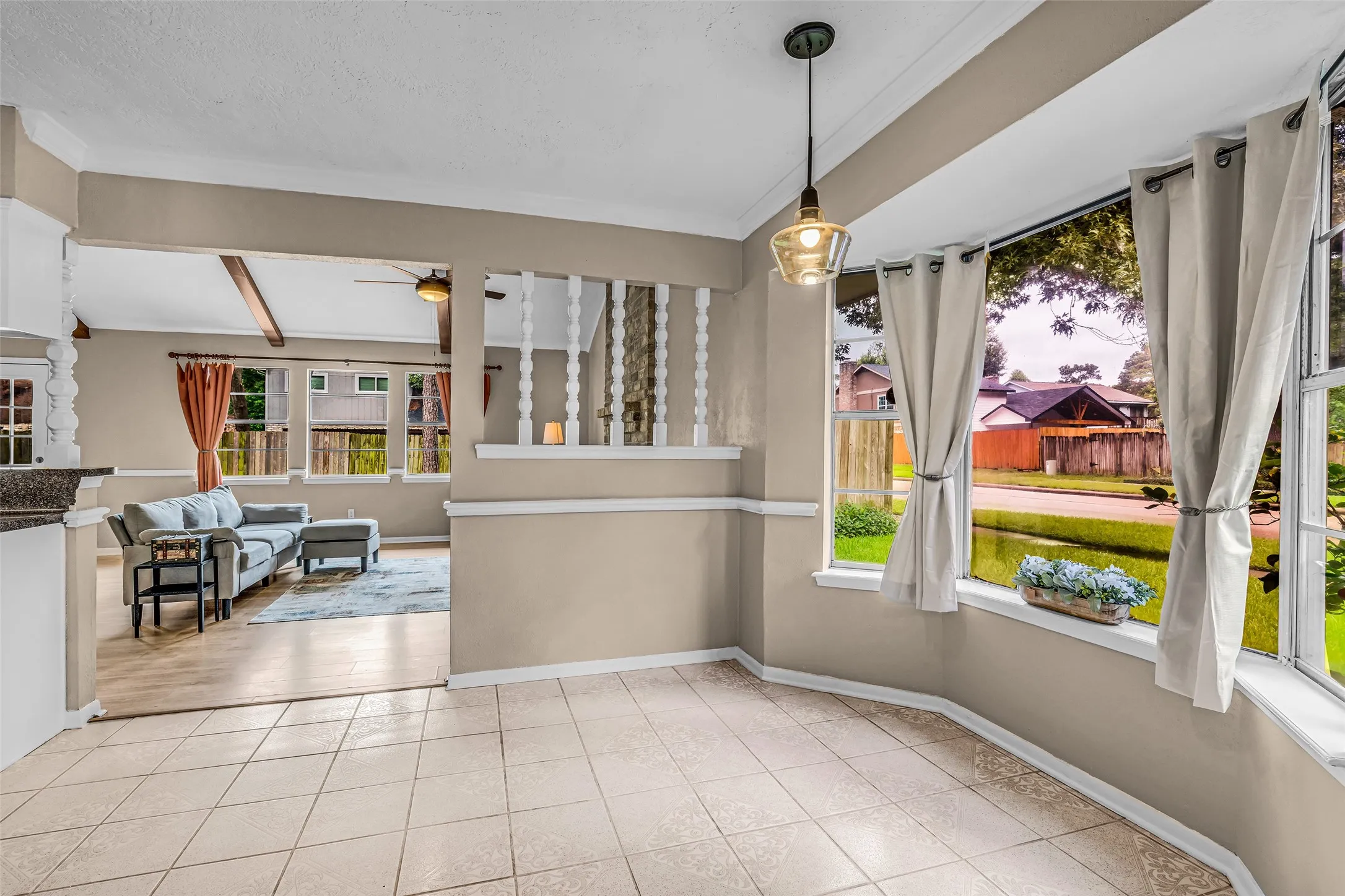 Single Family Residence For Sale in Harris County , 23351 Earlmist Drive, Spring, Texas 77373, 3 Bedroom, 2 Bathroom, 2 Garage spaces, 1,772 Sqft, built in 1977, mls#21241555, Real Estate Agent in Spring, Homes For Sale in Harris county, Homes For Sale in Spring, Realtor in Spring Texas, Real Estate Brokerage Independent Realty Texas, Luminita Cordes Realtor