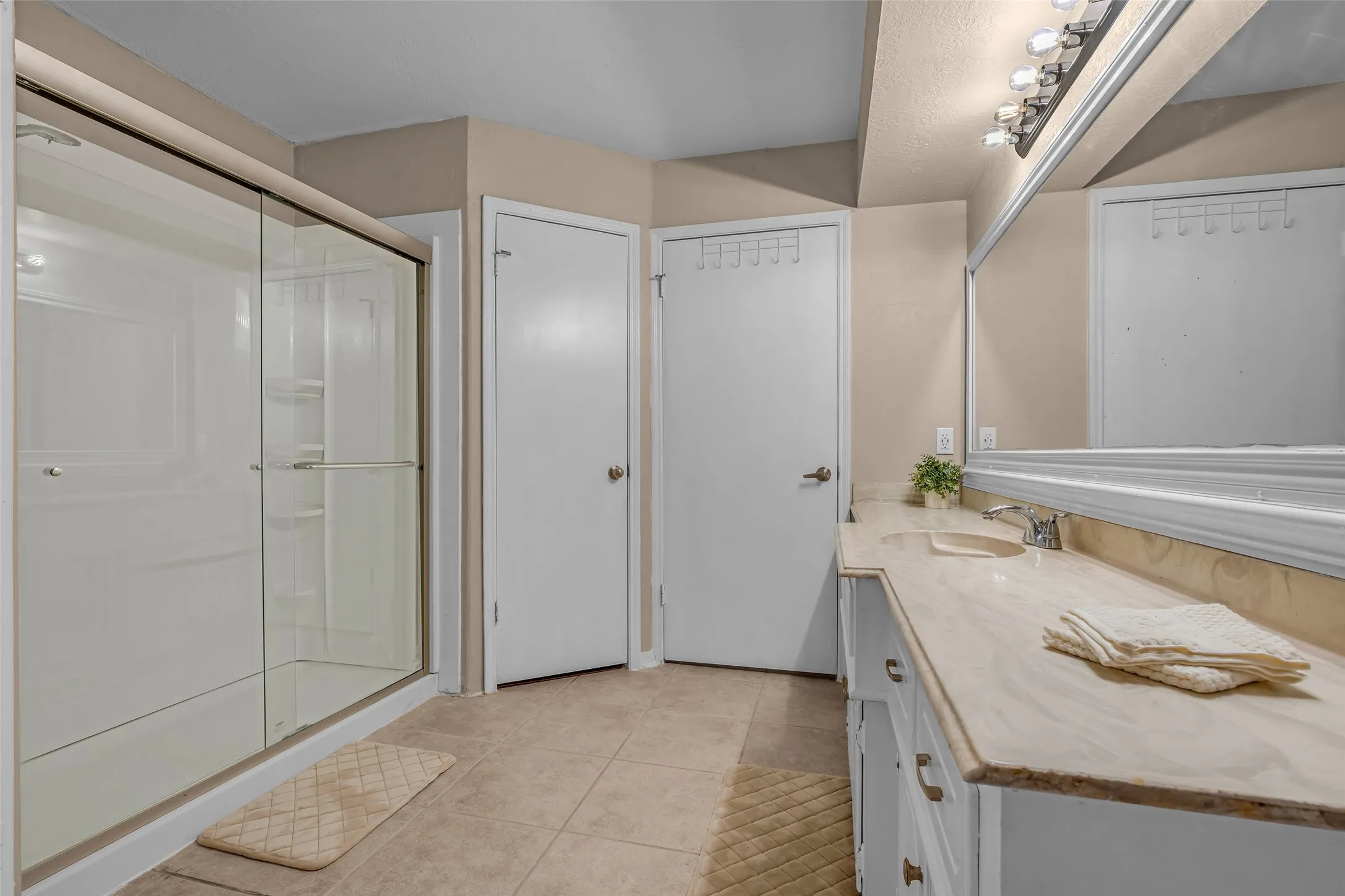 Single Family Residence For Sale in Harris County , 23351 Earlmist Drive, Spring, Texas 77373, 3 Bedroom, 2 Bathroom, 2 Garage spaces, 1,772 Sqft, built in 1977, mls#21241555, Real Estate Agent in Spring, Homes For Sale in Harris county, Homes For Sale in Spring, Realtor in Spring Texas, Real Estate Brokerage Independent Realty Texas, Luminita Cordes Realtor