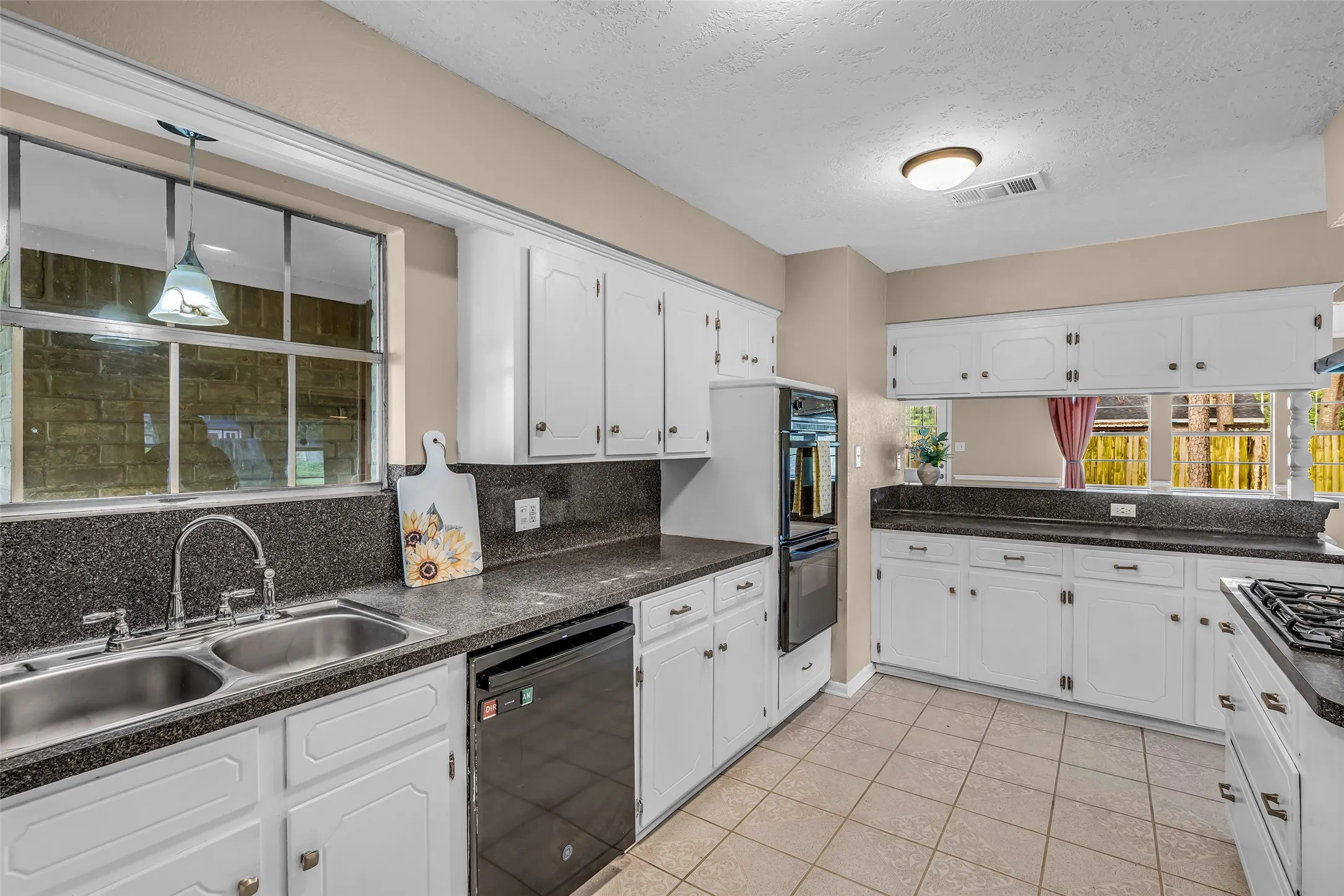 Single Family Residence For Sale in Harris County , 23351 Earlmist Drive, Spring, Texas 77373, 3 Bedroom, 2 Bathroom, 2 Garage spaces, 1,772 Sqft, built in 1977, mls#21241555, Real Estate Agent in Spring, Homes For Sale in Harris county, Homes For Sale in Spring, Realtor in Spring Texas, Real Estate Brokerage Independent Realty Texas, Luminita Cordes Realtor
