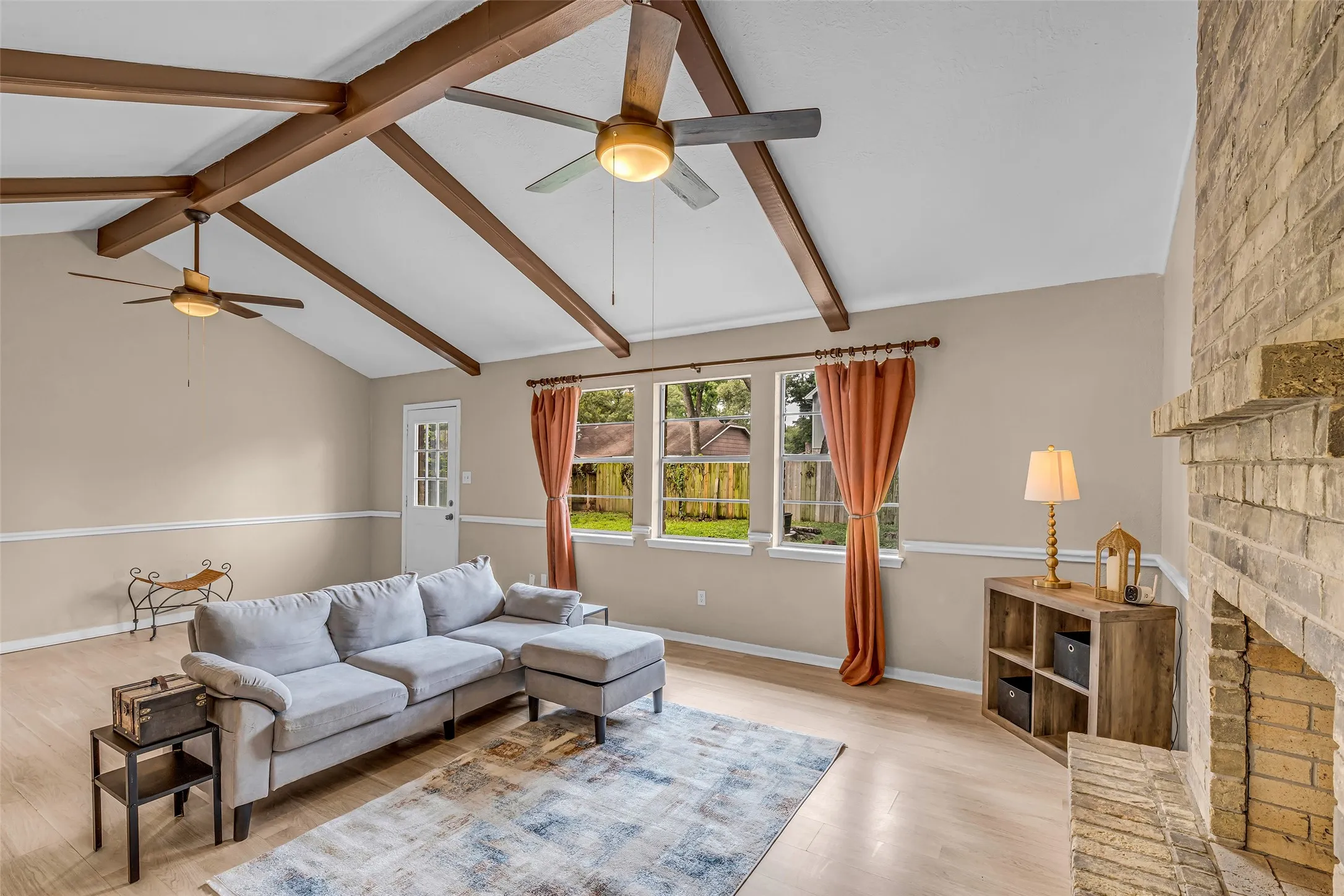 Single Family Residence For Sale in Harris County , 23351 Earlmist Drive, Spring, Texas 77373, 3 Bedroom, 2 Bathroom, 2 Garage spaces, 1,772 Sqft, built in 1977, mls#21241555, Real Estate Agent in Spring, Homes For Sale in Harris county, Homes For Sale in Spring, Realtor in Spring Texas, Real Estate Brokerage Independent Realty Texas, Luminita Cordes Realtor