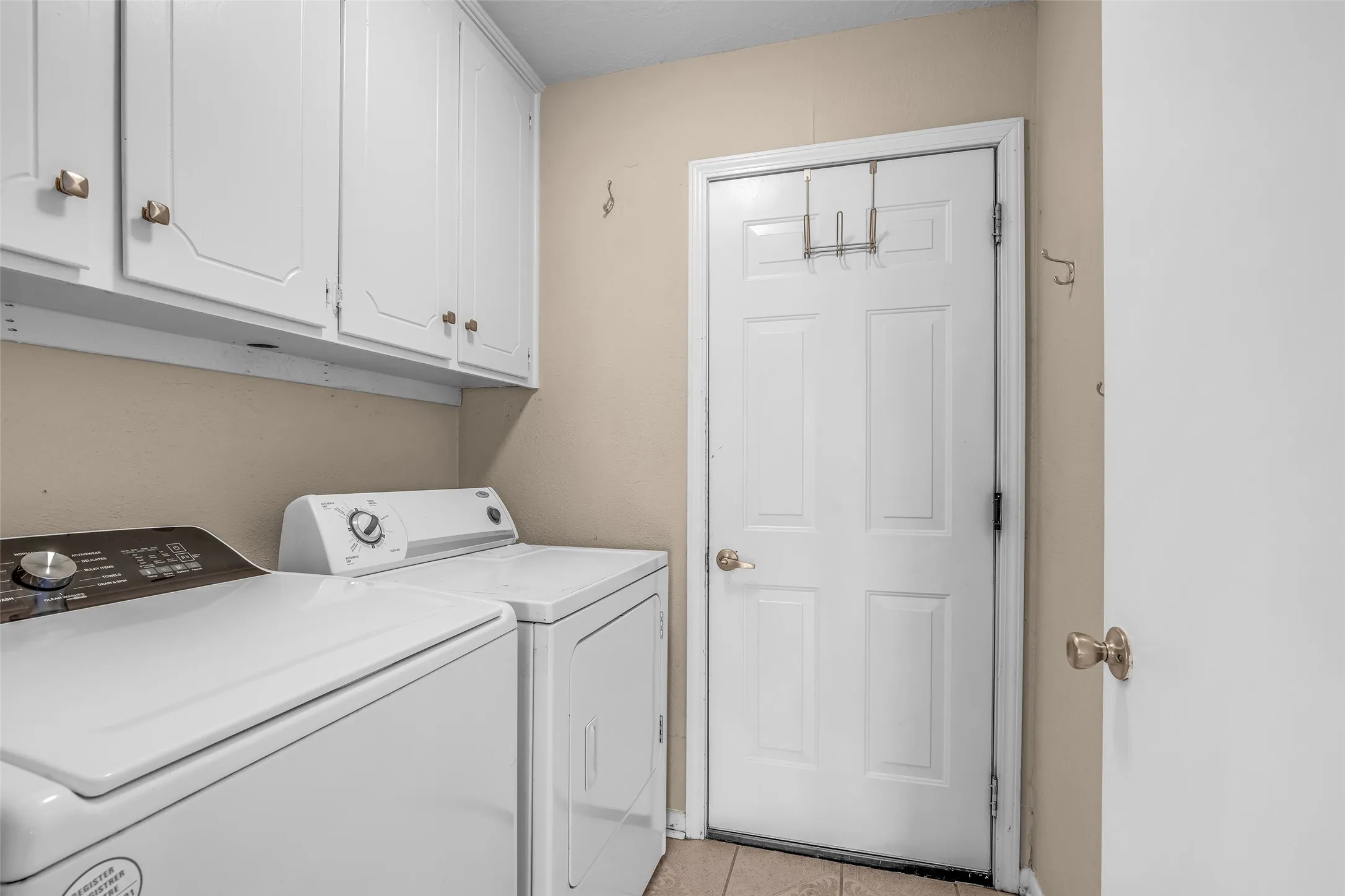 Single Family Residence For Sale in Harris County , 23351 Earlmist Drive, Spring, Texas 77373, 3 Bedroom, 2 Bathroom, 2 Garage spaces, 1,772 Sqft, built in 1977, mls#21241555, Real Estate Agent in Spring, Homes For Sale in Harris county, Homes For Sale in Spring, Realtor in Spring Texas, Real Estate Brokerage Independent Realty Texas, Luminita Cordes Realtor