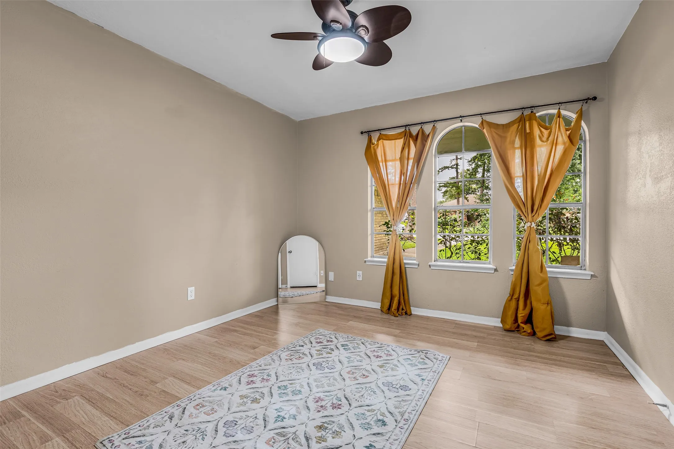 Single Family Residence For Sale in Harris County , 23351 Earlmist Drive, Spring, Texas 77373, 3 Bedroom, 2 Bathroom, 2 Garage spaces, 1,772 Sqft, built in 1977, mls#21241555, Real Estate Agent in Spring, Homes For Sale in Harris county, Homes For Sale in Spring, Realtor in Spring Texas, Real Estate Brokerage Independent Realty Texas, Luminita Cordes Realtor