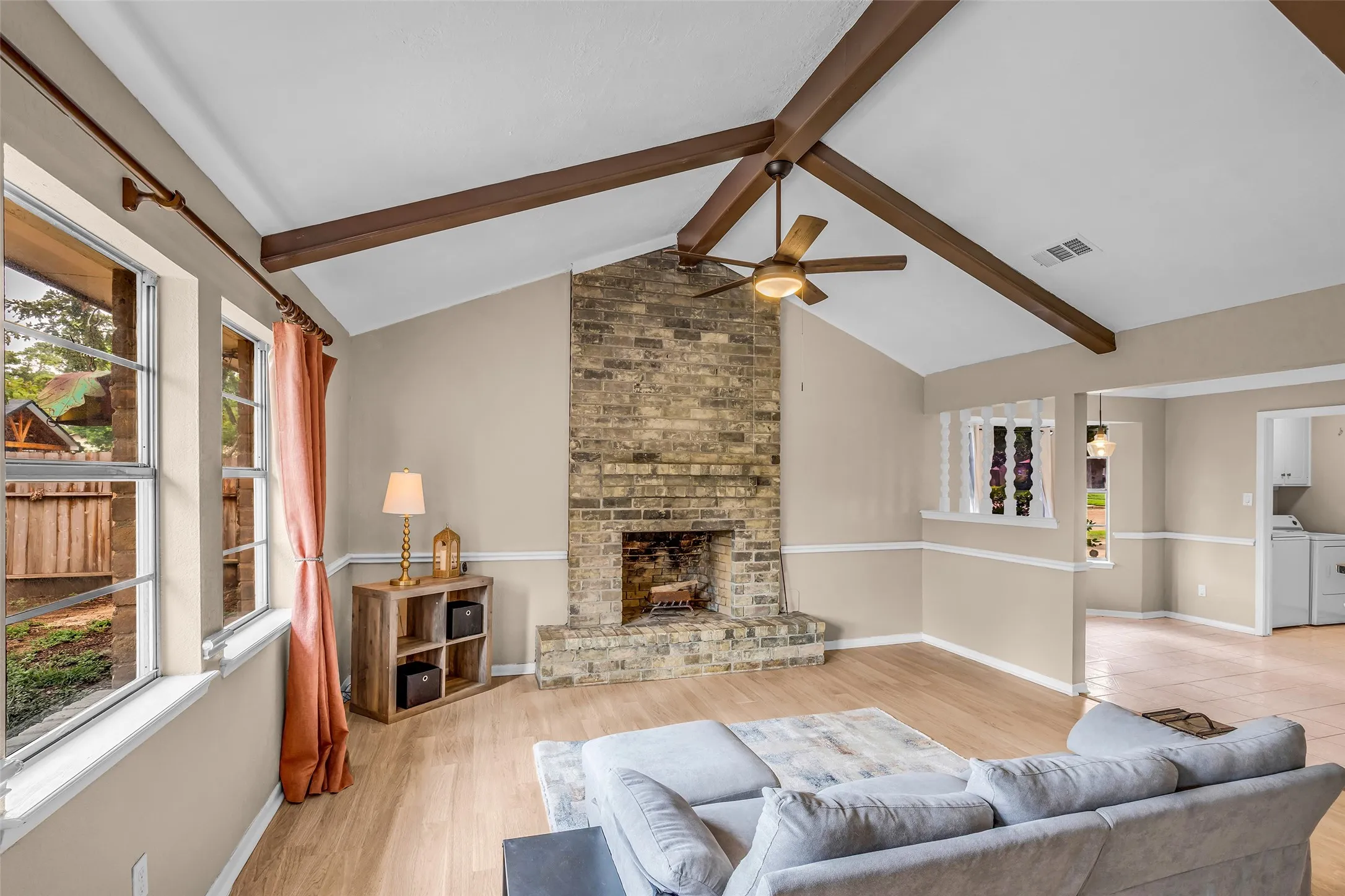 Single Family Residence For Sale in Harris County , 23351 Earlmist Drive, Spring, Texas 77373, 3 Bedroom, 2 Bathroom, 2 Garage spaces, 1,772 Sqft, built in 1977, mls#21241555, Real Estate Agent in Spring, Homes For Sale in Harris county, Homes For Sale in Spring, Realtor in Spring Texas, Real Estate Brokerage Independent Realty Texas, Luminita Cordes Realtor