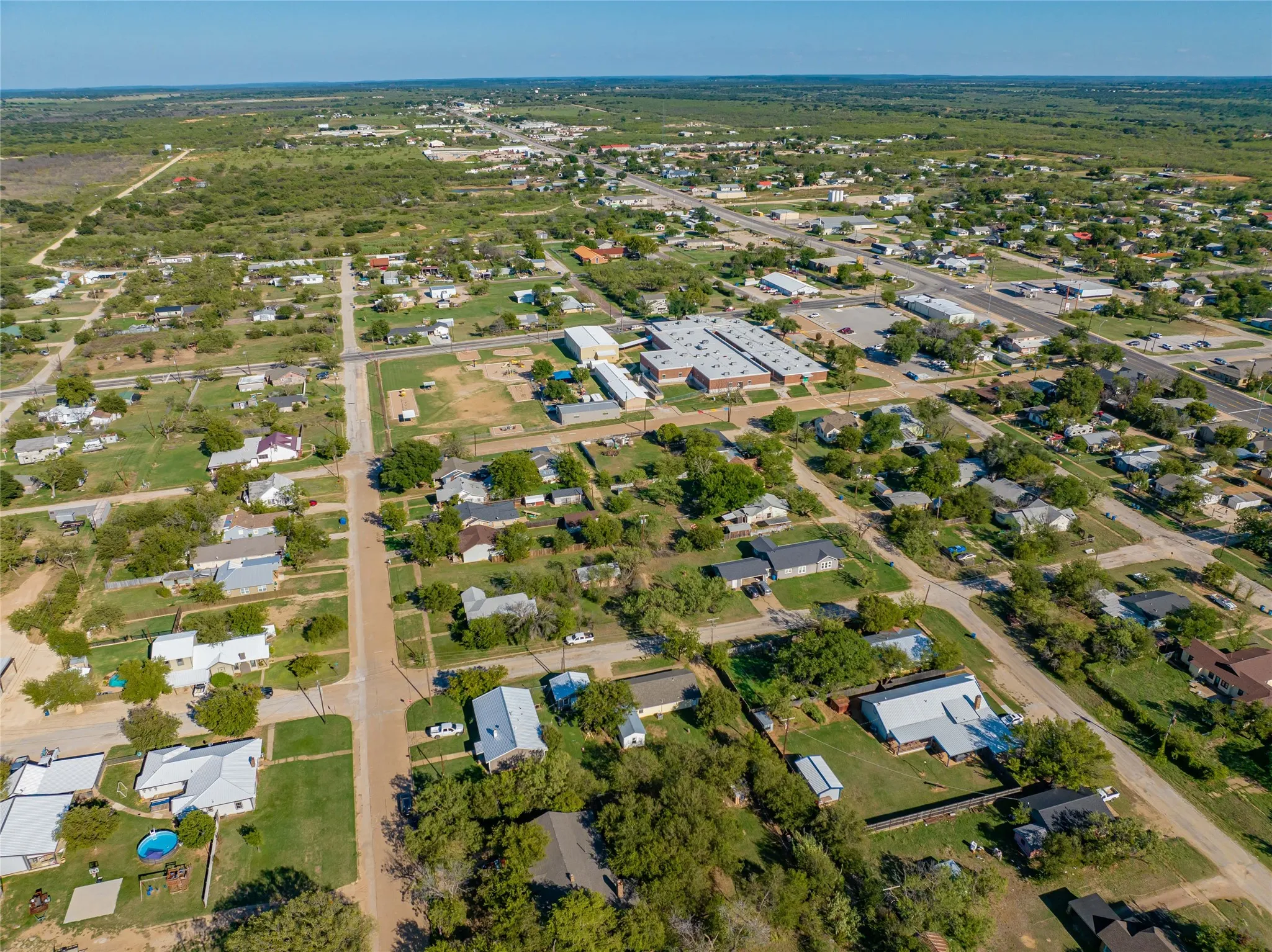 Single Family Residence For Sale in Stephens County , 304 N Geneva Street, Breckenridge, Texas 76424, 2 Bedroom, 1 Bathroom, 2 Garage spaces, 950 Sqft, built in 1930, mls#21267841, Real Estate Agent in Breckenridge, Homes For Sale in Stephens county, Homes For Sale in Breckenridge, Realtor in Breckenridge Texas, Real Estate Brokerage Independent Realty Texas, Luminita Cordes Realtor