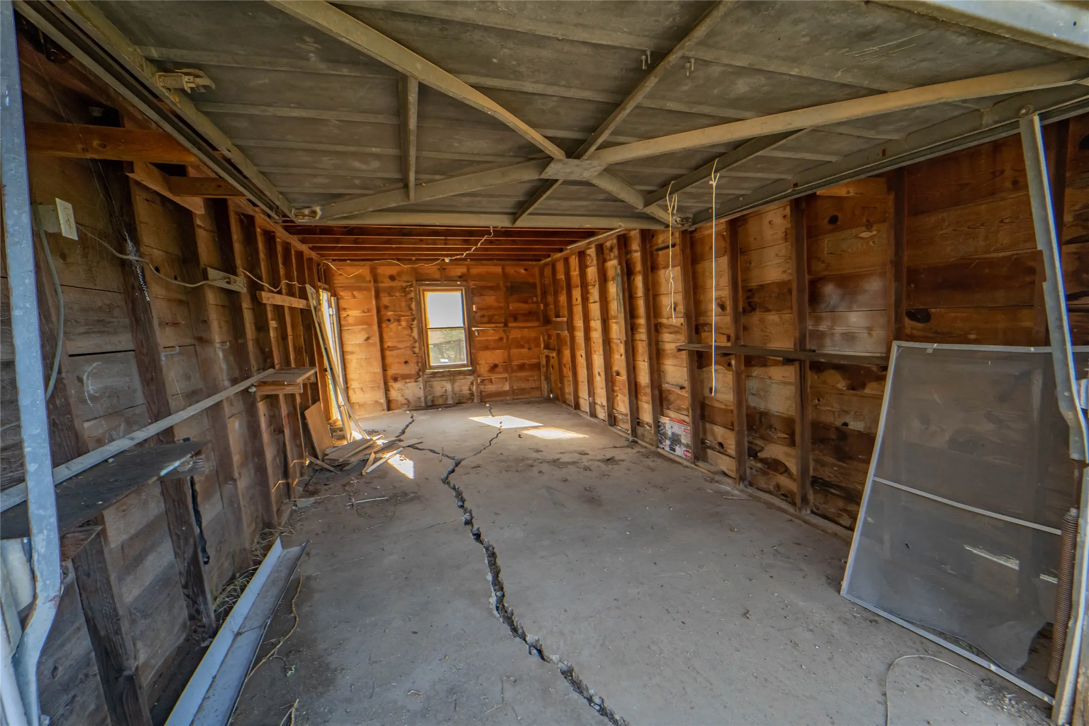 Single Family Residence For Sale in Stephens County , 304 N Geneva Street, Breckenridge, Texas 76424, 2 Bedroom, 1 Bathroom, 2 Garage spaces, 950 Sqft, built in 1930, mls#21267841, Real Estate Agent in Breckenridge, Homes For Sale in Stephens county, Homes For Sale in Breckenridge, Realtor in Breckenridge Texas, Real Estate Brokerage Independent Realty Texas, Luminita Cordes Realtor