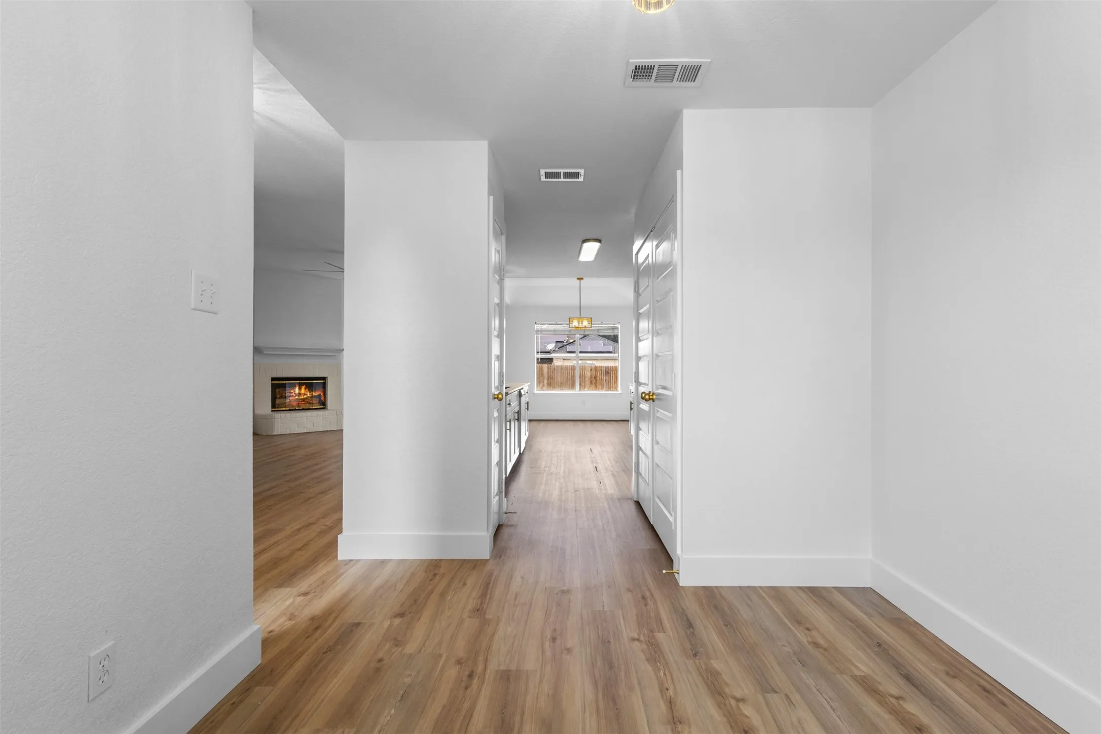 Single Family Residence For Sale in Dallas County , 7205 Airline Drive, Rowlett, Texas 75089, 3 Bedroom, 2 Bathroom, 2 Garage spaces, 1,332 Sqft, built in 1998, Price $320,000, mls#21267909, Real Estate Agent in Rowlett, Homes For Sale in Dallas county, Homes For Sale in Rowlett, Realtor in Rowlett Texas, Real Estate Brokerage Independent Realty Texas, Luminita Cordes Realtor