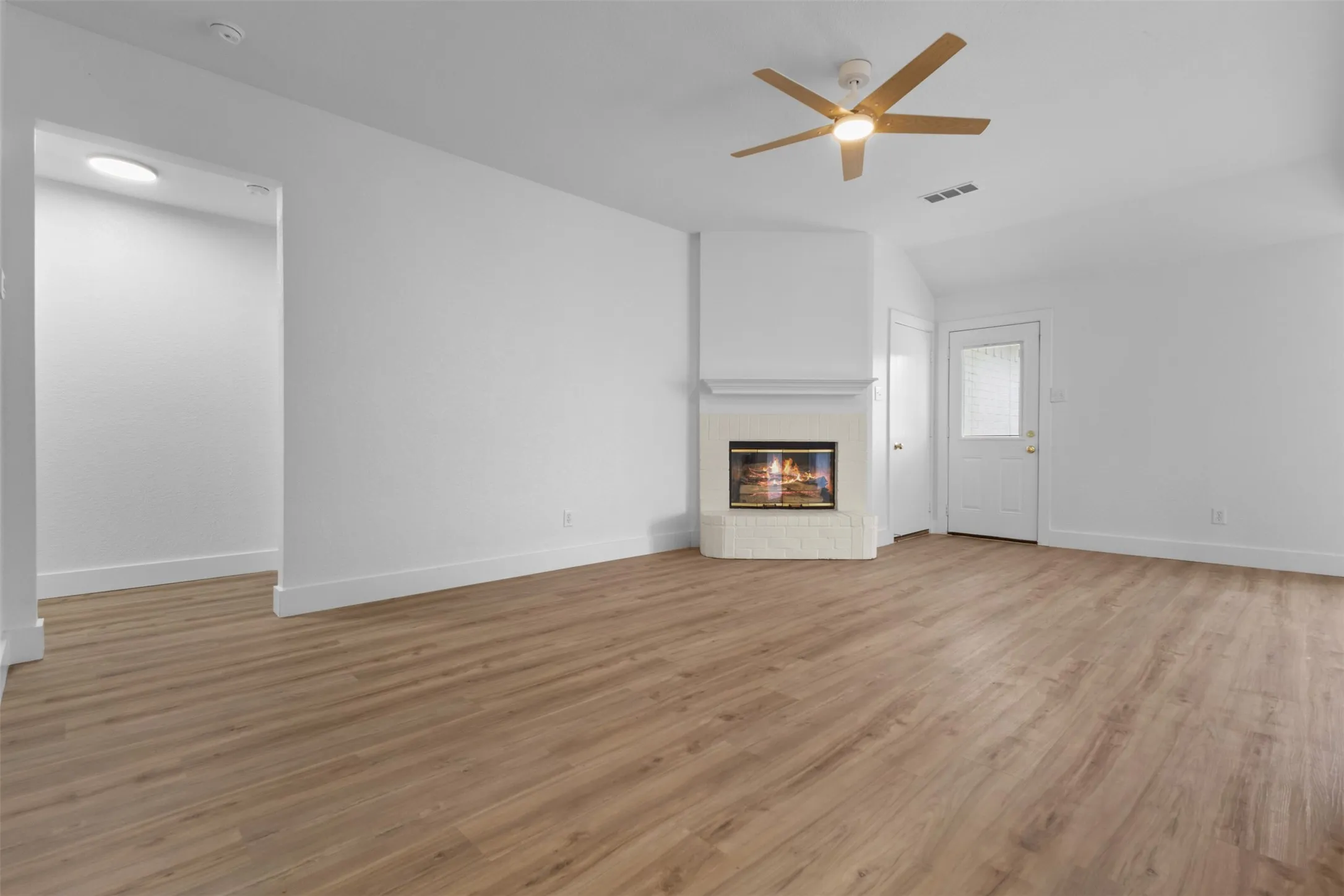 Single Family Residence For Sale in Dallas County , 7205 Airline Drive, Rowlett, Texas 75089, 3 Bedroom, 2 Bathroom, 2 Garage spaces, 1,332 Sqft, built in 1998, Price $320,000, mls#21267909, Real Estate Agent in Rowlett, Homes For Sale in Dallas county, Homes For Sale in Rowlett, Realtor in Rowlett Texas, Real Estate Brokerage Independent Realty Texas, Luminita Cordes Realtor