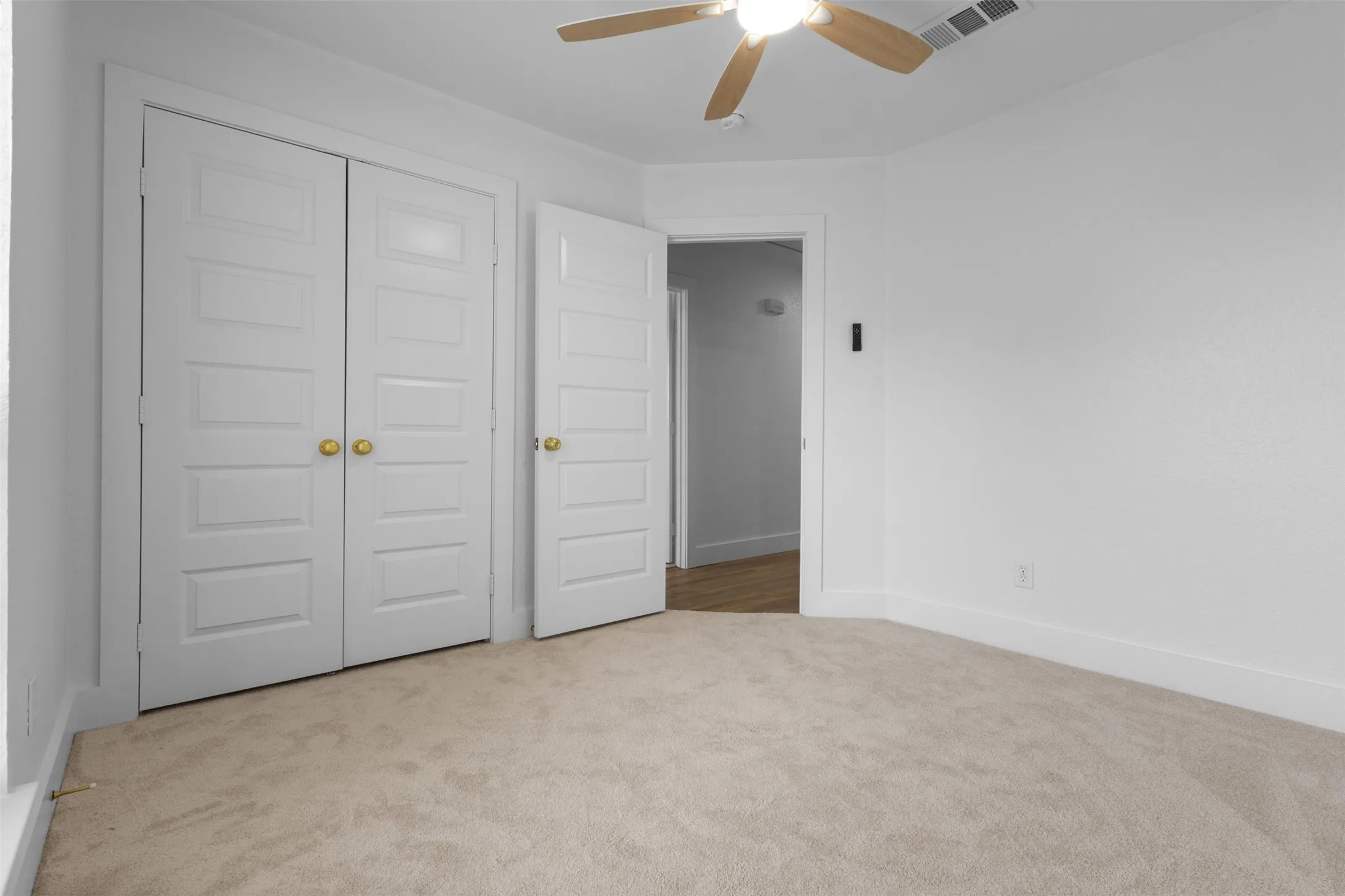 Single Family Residence For Sale in Dallas County , 7205 Airline Drive, Rowlett, Texas 75089, 3 Bedroom, 2 Bathroom, 2 Garage spaces, 1,332 Sqft, built in 1998, Price $320,000, mls#21267909, Real Estate Agent in Rowlett, Homes For Sale in Dallas county, Homes For Sale in Rowlett, Realtor in Rowlett Texas, Real Estate Brokerage Independent Realty Texas, Luminita Cordes Realtor