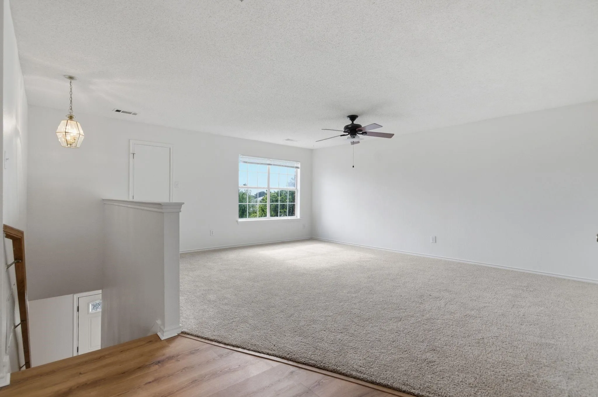 Single Family Residence For Sale in Denton County , 1001 Scenic Drive, Justin, Texas 76247, 4 Bedroom, 3 Bathroom, 2 Garage spaces, 2,552 Sqft, built in 1998, mls#21267726, Real Estate Agent in Justin, Homes For Sale in Denton county, Homes For Sale in Justin, Realtor in Justin Texas, Real Estate Brokerage Independent Realty Texas, Luminita Cordes Realtor