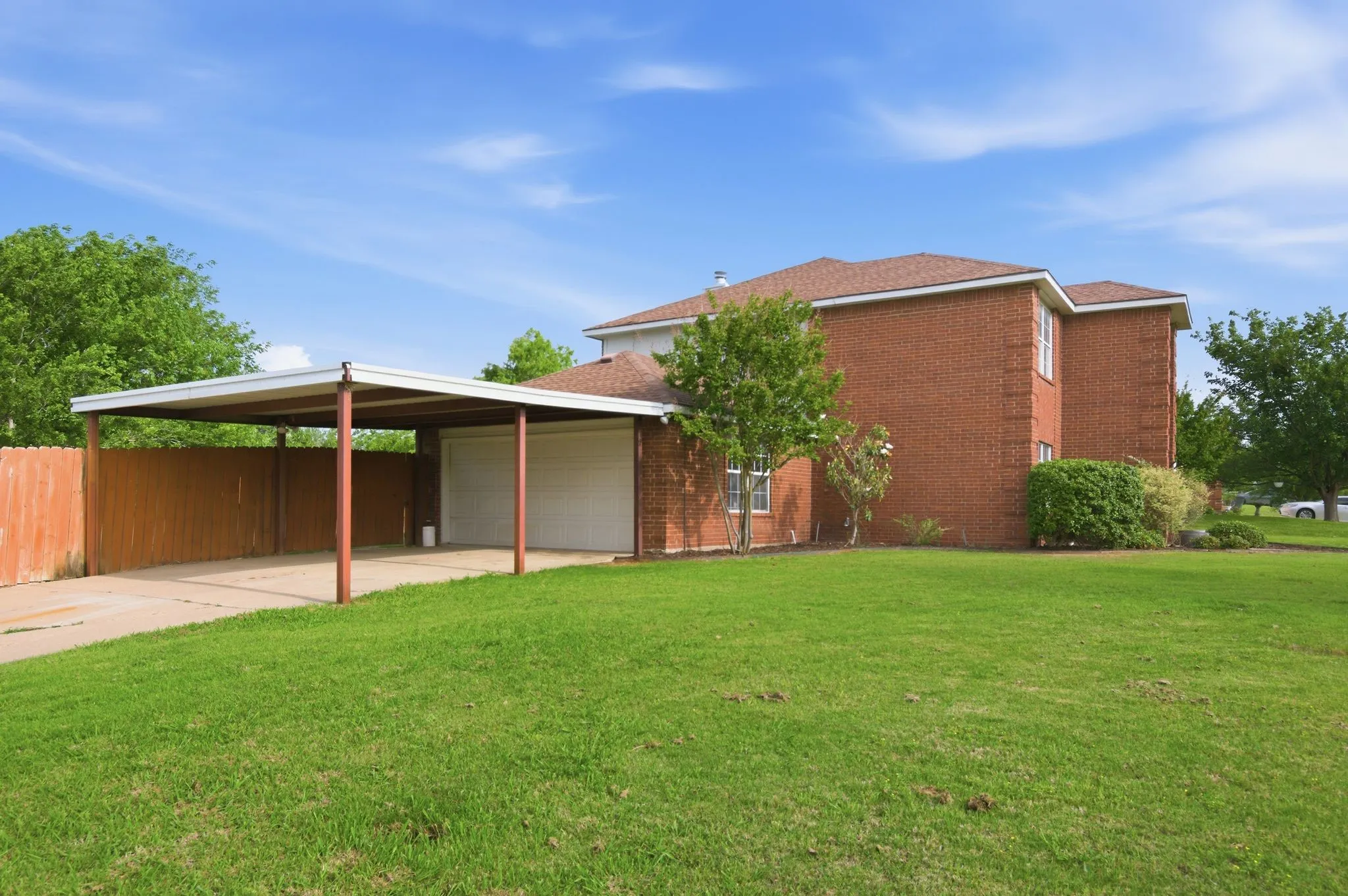 Single Family Residence For Sale in Denton County , 1001 Scenic Drive, Justin, Texas 76247, 4 Bedroom, 3 Bathroom, 2 Garage spaces, 2,552 Sqft, built in 1998, mls#21267726, Real Estate Agent in Justin, Homes For Sale in Denton county, Homes For Sale in Justin, Realtor in Justin Texas, Real Estate Brokerage Independent Realty Texas, Luminita Cordes Realtor