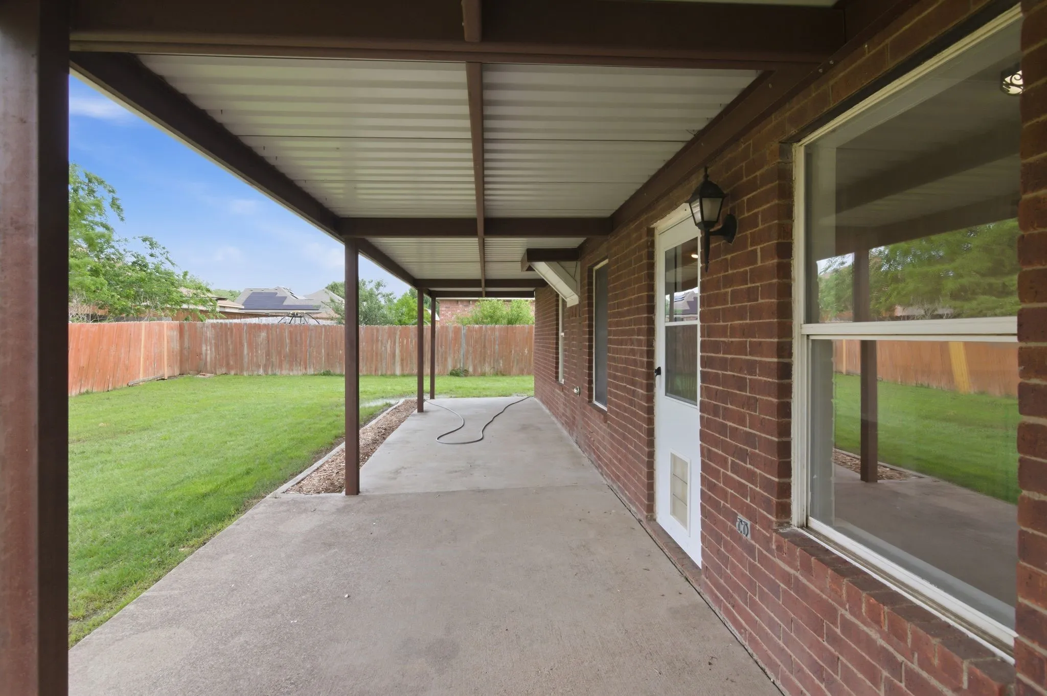 Single Family Residence For Sale in Denton County , 1001 Scenic Drive, Justin, Texas 76247, 4 Bedroom, 3 Bathroom, 2 Garage spaces, 2,552 Sqft, built in 1998, mls#21267726, Real Estate Agent in Justin, Homes For Sale in Denton county, Homes For Sale in Justin, Realtor in Justin Texas, Real Estate Brokerage Independent Realty Texas, Luminita Cordes Realtor