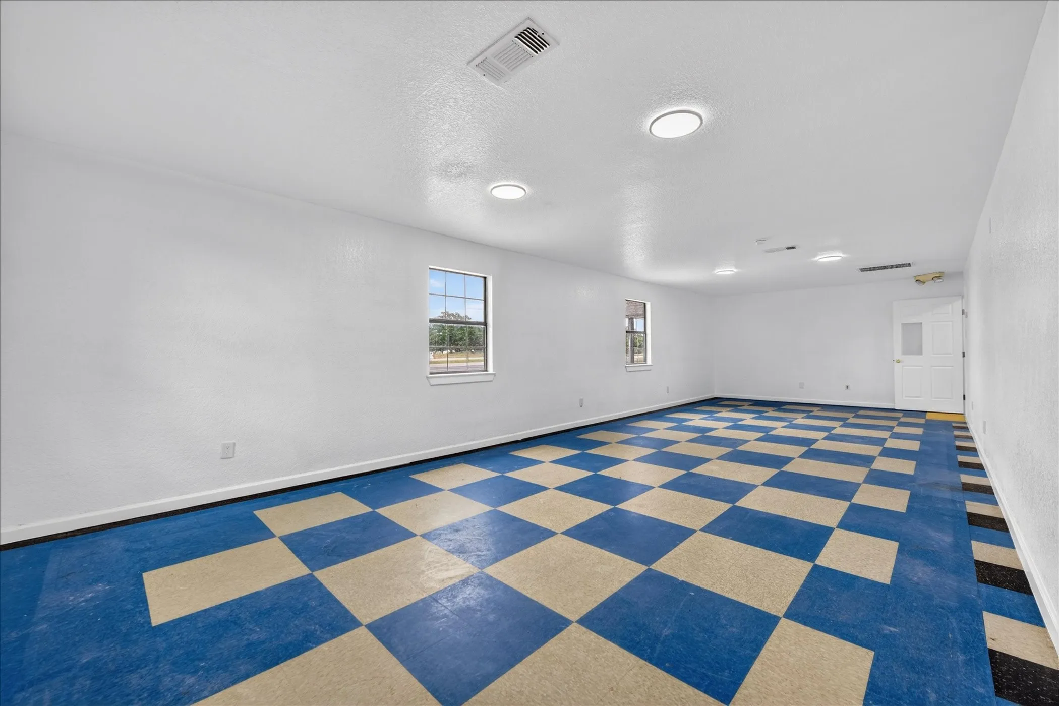 Office For Sale in Parker County , 936 E Highway 199, Springtown, Texas 76082, 0, 0, Garage spaces, 0 Sqft, built in 1989, Price $695,000, mls#21267930, Real Estate Agent in Springtown, Homes For Sale in Parker county, Homes For Sale in Springtown, Realtor in Springtown Texas, Real Estate Brokerage Independent Realty Texas, Luminita Cordes Realtor