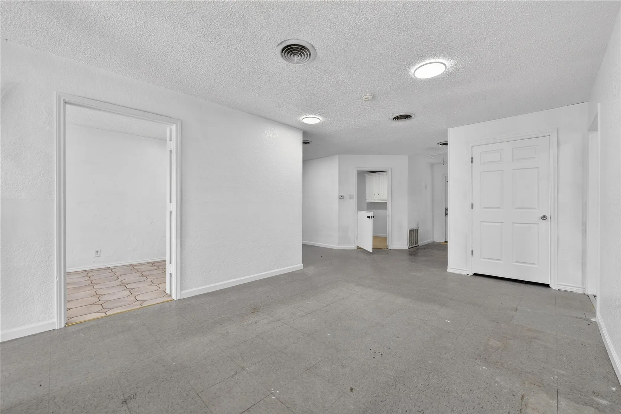 Office For Sale in Parker County , 936 E Highway 199, Springtown, Texas 76082, 0, 0, Garage spaces, 0 Sqft, built in 1989, Price $695,000, mls#21267930, Real Estate Agent in Springtown, Homes For Sale in Parker county, Homes For Sale in Springtown, Realtor in Springtown Texas, Real Estate Brokerage Independent Realty Texas, Luminita Cordes Realtor
