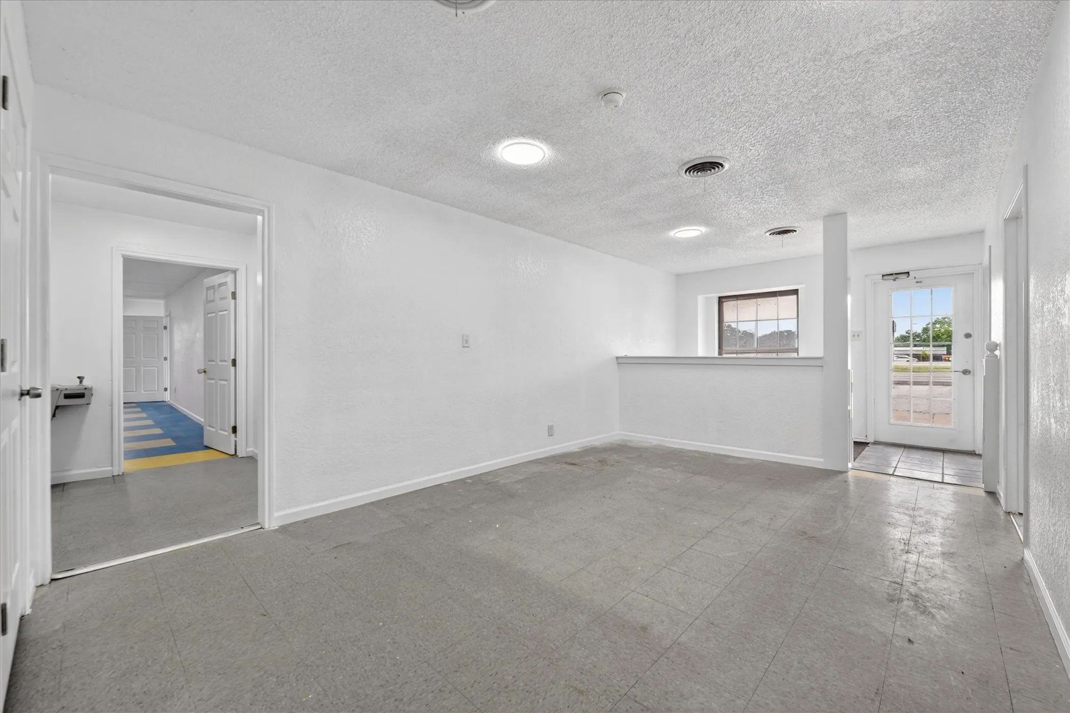 Office For Sale in Parker County , 936 E Highway 199, Springtown, Texas 76082, 0, 0, Garage spaces, 0 Sqft, built in 1989, Price $695,000, mls#21267930, Real Estate Agent in Springtown, Homes For Sale in Parker county, Homes For Sale in Springtown, Realtor in Springtown Texas, Real Estate Brokerage Independent Realty Texas, Luminita Cordes Realtor