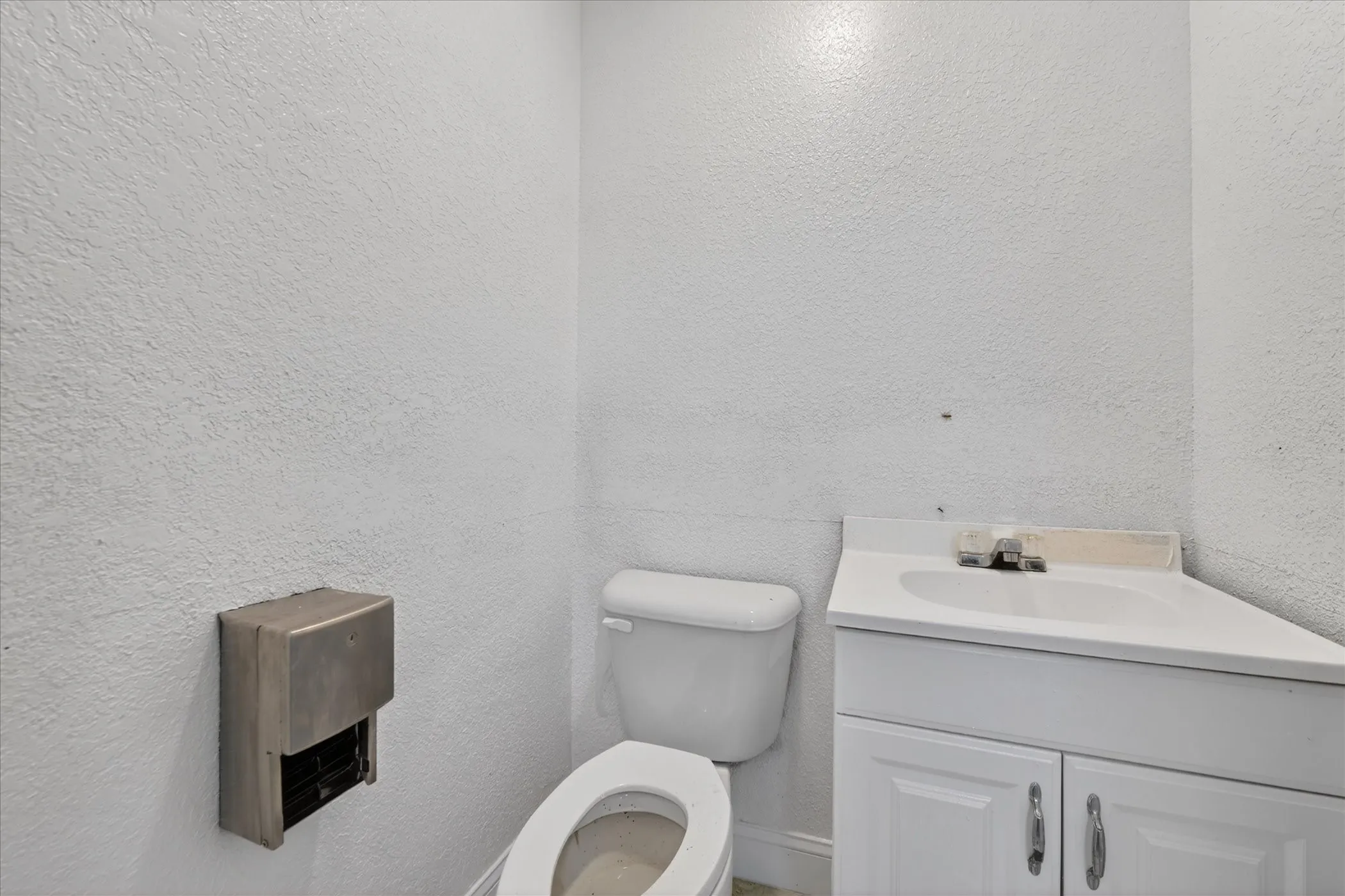 Office For Sale in Parker County , 936 E Highway 199, Springtown, Texas 76082, 0, 0, Garage spaces, 0 Sqft, built in 1989, Price $695,000, mls#21267930, Real Estate Agent in Springtown, Homes For Sale in Parker county, Homes For Sale in Springtown, Realtor in Springtown Texas, Real Estate Brokerage Independent Realty Texas, Luminita Cordes Realtor