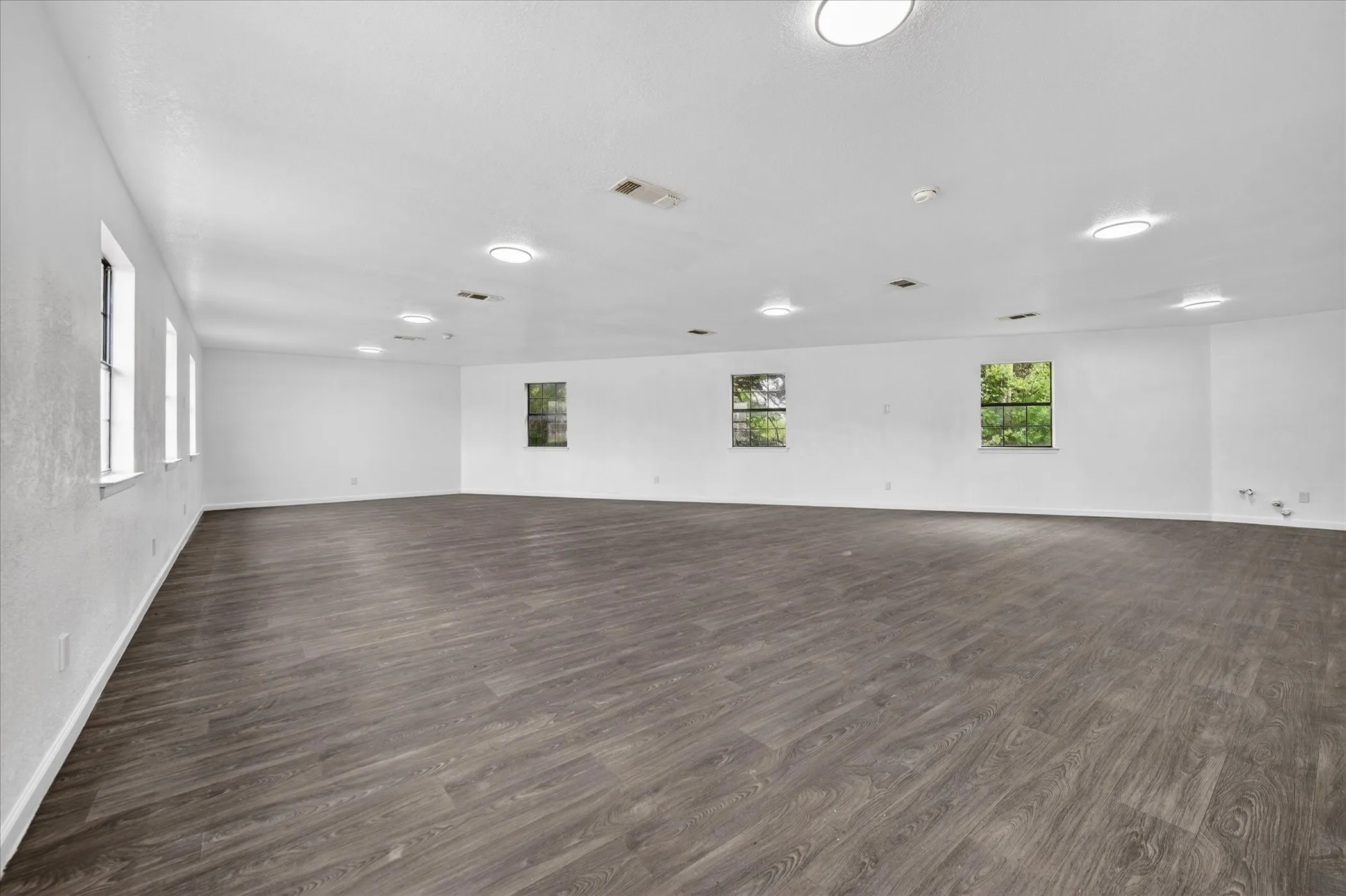 Office For Sale in Parker County , 936 E Highway 199, Springtown, Texas 76082, 0, 0, Garage spaces, 0 Sqft, built in 1989, Price $695,000, mls#21267930, Real Estate Agent in Springtown, Homes For Sale in Parker county, Homes For Sale in Springtown, Realtor in Springtown Texas, Real Estate Brokerage Independent Realty Texas, Luminita Cordes Realtor