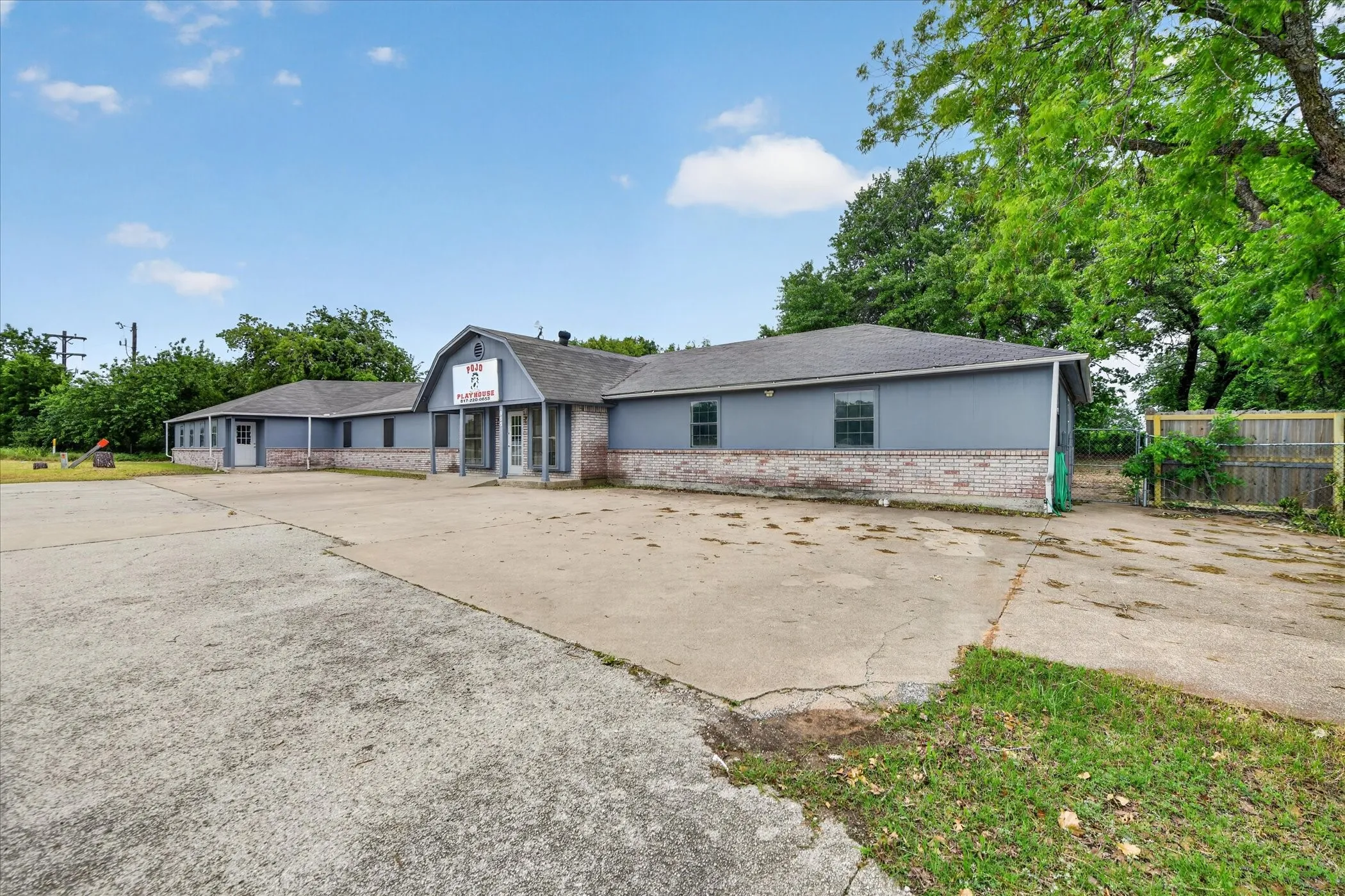 Office For Sale in Parker County , 936 E Highway 199, Springtown, Texas 76082, 0, 0, Garage spaces, 0 Sqft, built in 1989, Price $695,000, mls#21267930, Real Estate Agent in Springtown, Homes For Sale in Parker county, Homes For Sale in Springtown, Realtor in Springtown Texas, Real Estate Brokerage Independent Realty Texas, Luminita Cordes Realtor
