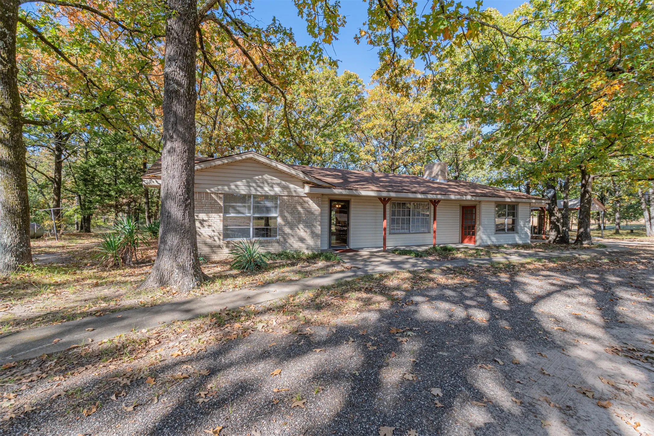 Single Family Residence For Sale in Delta County , 776 County Road 1080, Cooper, Texas 75432, 3 Bedroom, 1 Bathroom, Garage spaces, 1,683 Sqft, built in 1973, mls#21267969, Real Estate Agent in Cooper, Homes For Sale in Delta county, Homes For Sale in Cooper, Realtor in Cooper Texas, Real Estate Brokerage Independent Realty Texas, Luminita Cordes Realtor