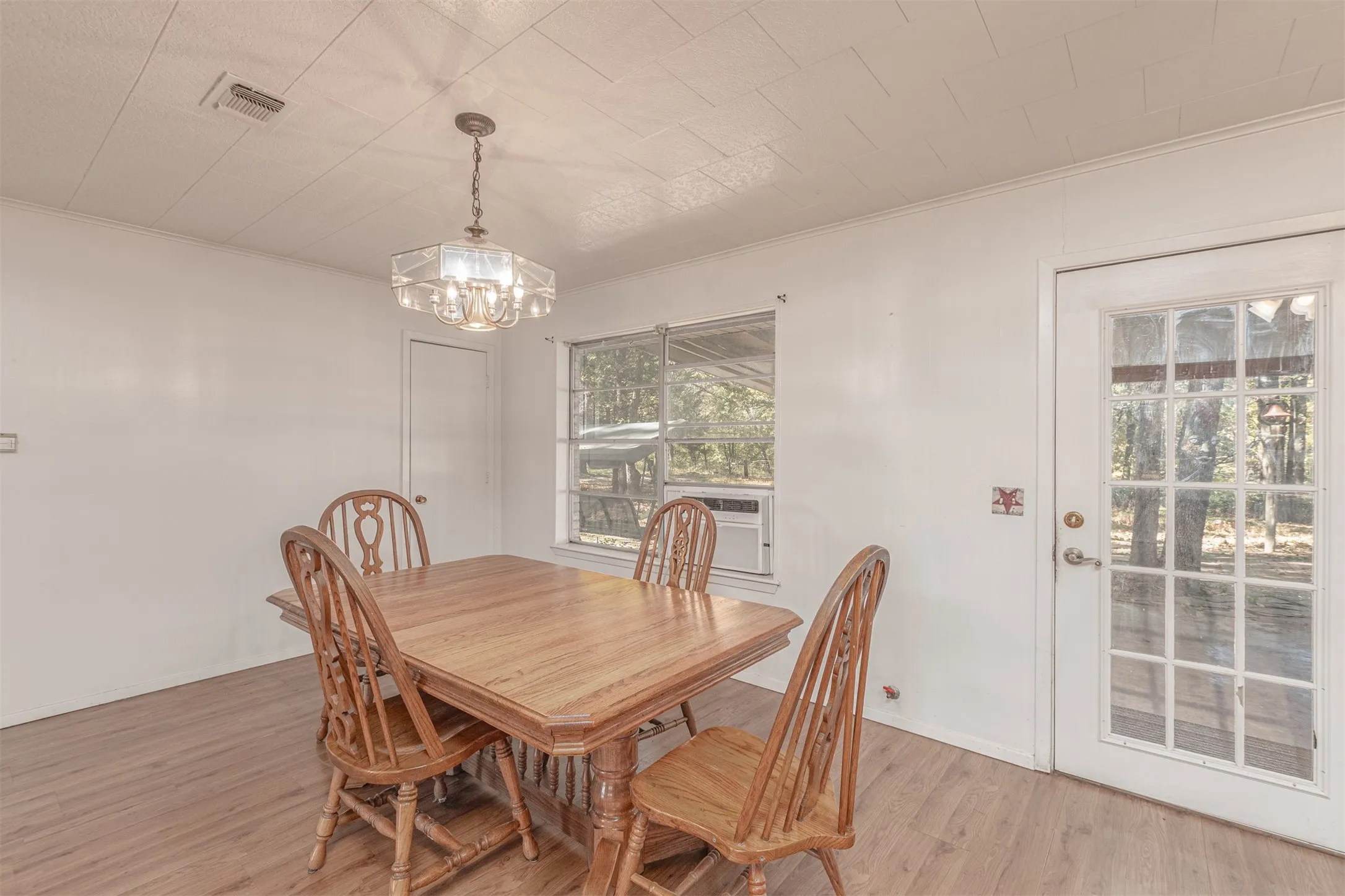 Single Family Residence For Sale in Delta County , 776 County Road 1080, Cooper, Texas 75432, 3 Bedroom, 1 Bathroom, Garage spaces, 1,683 Sqft, built in 1973, mls#21267969, Real Estate Agent in Cooper, Homes For Sale in Delta county, Homes For Sale in Cooper, Realtor in Cooper Texas, Real Estate Brokerage Independent Realty Texas, Luminita Cordes Realtor