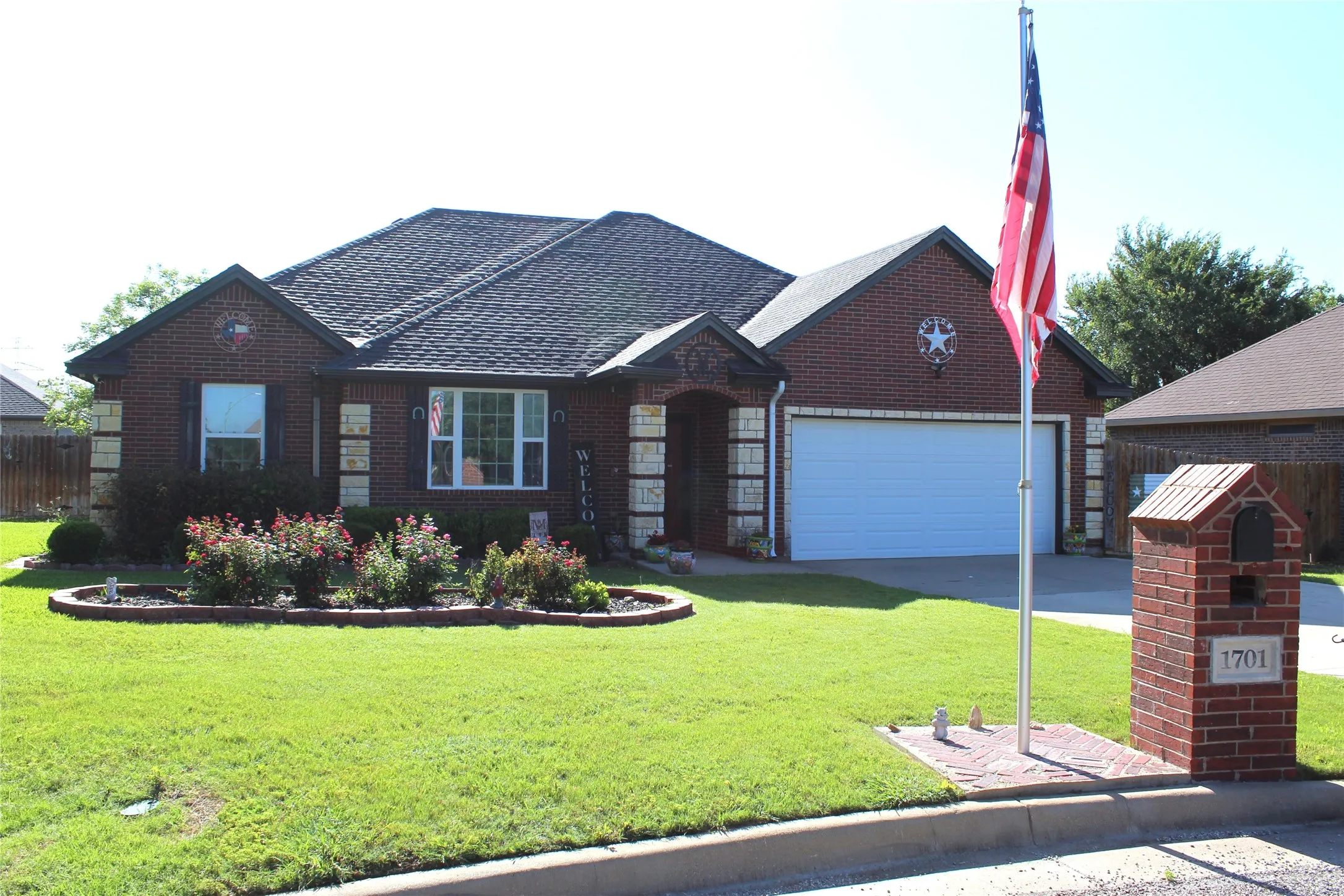 Single Family Residence For Sale in Erath County , 1701 Antelope Trail, Stephenville, Texas 76401, 3 Bedroom, 2 Bathroom, 2 Garage spaces, 1,569 Sqft, built in 2012, mls#21267821, Real Estate Agent in Stephenville, Homes For Sale in Erath county, Homes For Sale in Stephenville, Realtor in Stephenville Texas, Real Estate Brokerage Independent Realty Texas, Luminita Cordes Realtor