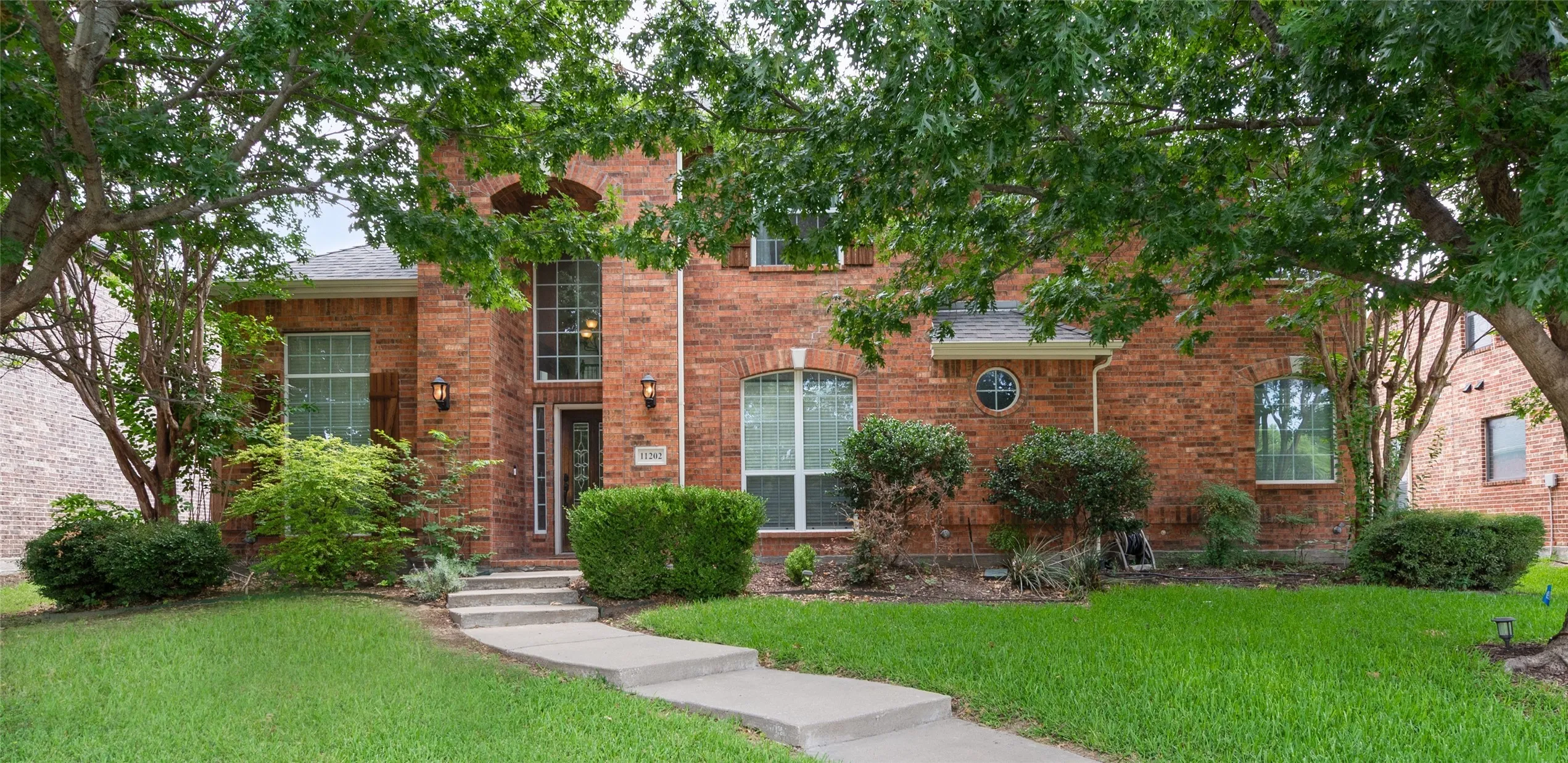 Single Family Residence For Sale in Denton County , 11202 Monarch Drive, Frisco, Texas 75033, 4 Bedroom, 3 Bathroom, 2 Garage spaces, 3,074 Sqft, built in 2005, mls#21265882, Real Estate Agent in Frisco, Homes For Sale in Denton county, Homes For Sale in Frisco, Realtor in Frisco Texas, Real Estate Brokerage Independent Realty Texas, Luminita Cordes Realtor