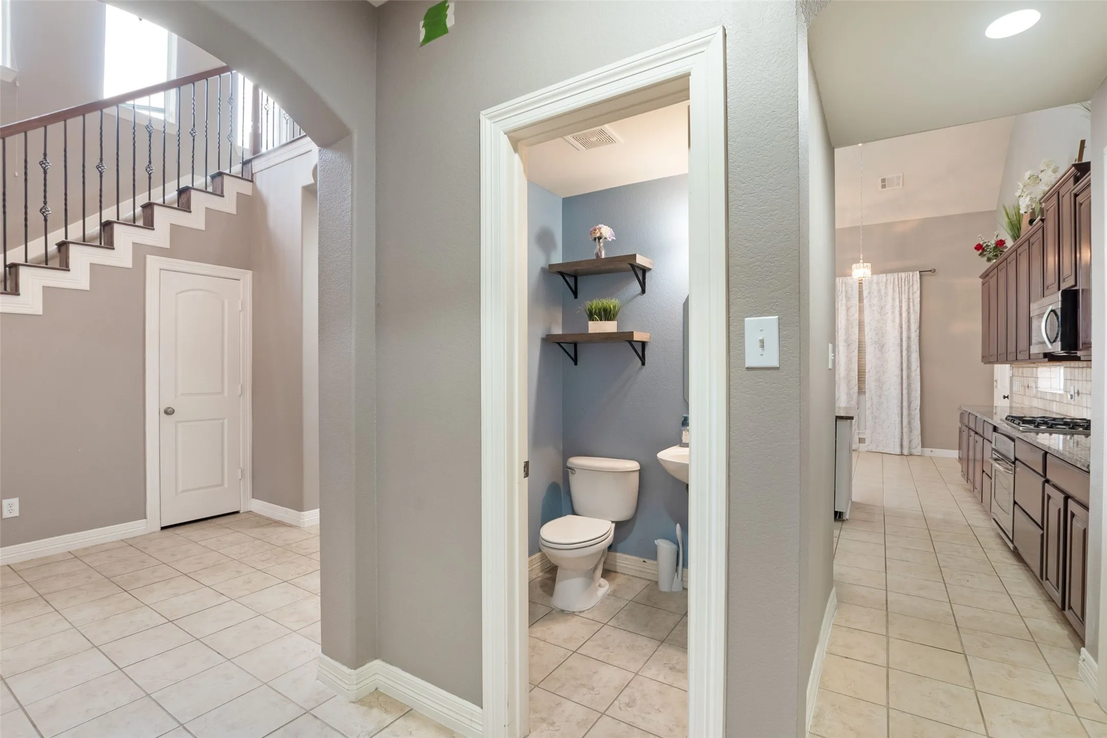 Single Family Residence For Sale in Denton County , 11202 Monarch Drive, Frisco, Texas 75033, 4 Bedroom, 3 Bathroom, 2 Garage spaces, 3,074 Sqft, built in 2005, mls#21265882, Real Estate Agent in Frisco, Homes For Sale in Denton county, Homes For Sale in Frisco, Realtor in Frisco Texas, Real Estate Brokerage Independent Realty Texas, Luminita Cordes Realtor