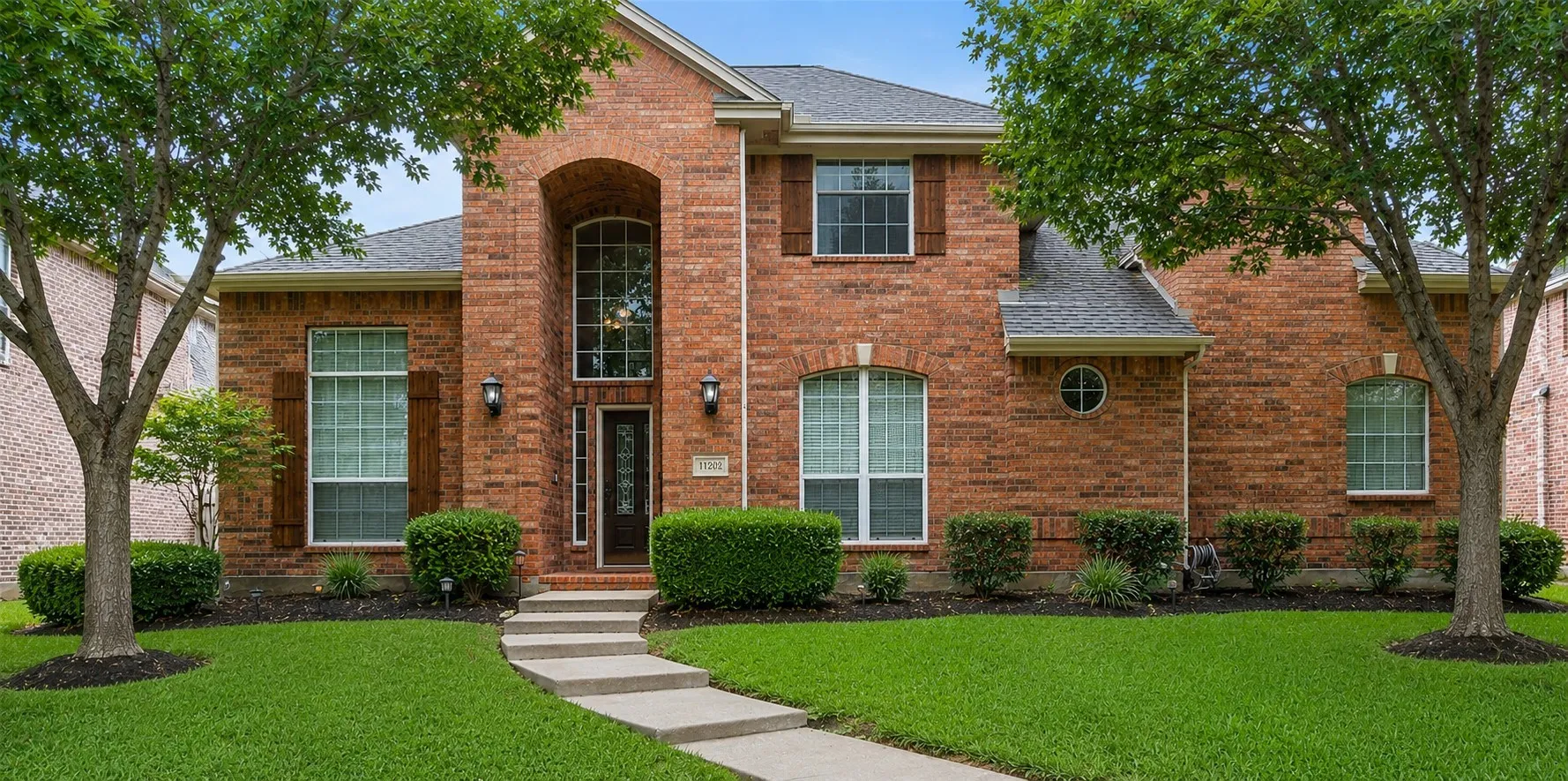Single Family Residence For Sale in Denton County , 11202 Monarch Drive, Frisco, Texas 75033, 4 Bedroom, 3 Bathroom, 2 Garage spaces, 3,074 Sqft, built in 2005, mls#21265882, Real Estate Agent in Frisco, Homes For Sale in Denton county, Homes For Sale in Frisco, Realtor in Frisco Texas, Real Estate Brokerage Independent Realty Texas, Luminita Cordes Realtor