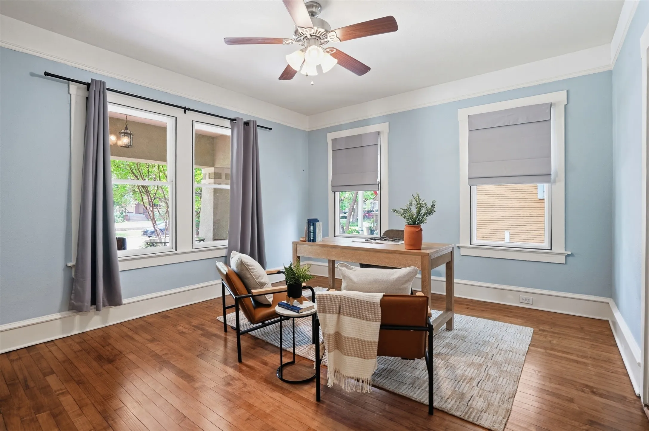 Single Family Residence For Sale in Tarrant County , 2212 Hurley Avenue, Fort Worth, Texas 76110, 4 Bedroom, 2 Bathroom, Garage spaces, 2,498 Sqft, built in 1911, mls#21260652, Real Estate Agent in Fort Worth, Homes For Sale in Tarrant county, Homes For Sale in Fort Worth, Realtor in Fort Worth Texas, Real Estate Brokerage Independent Realty Texas, Luminita Cordes Realtor